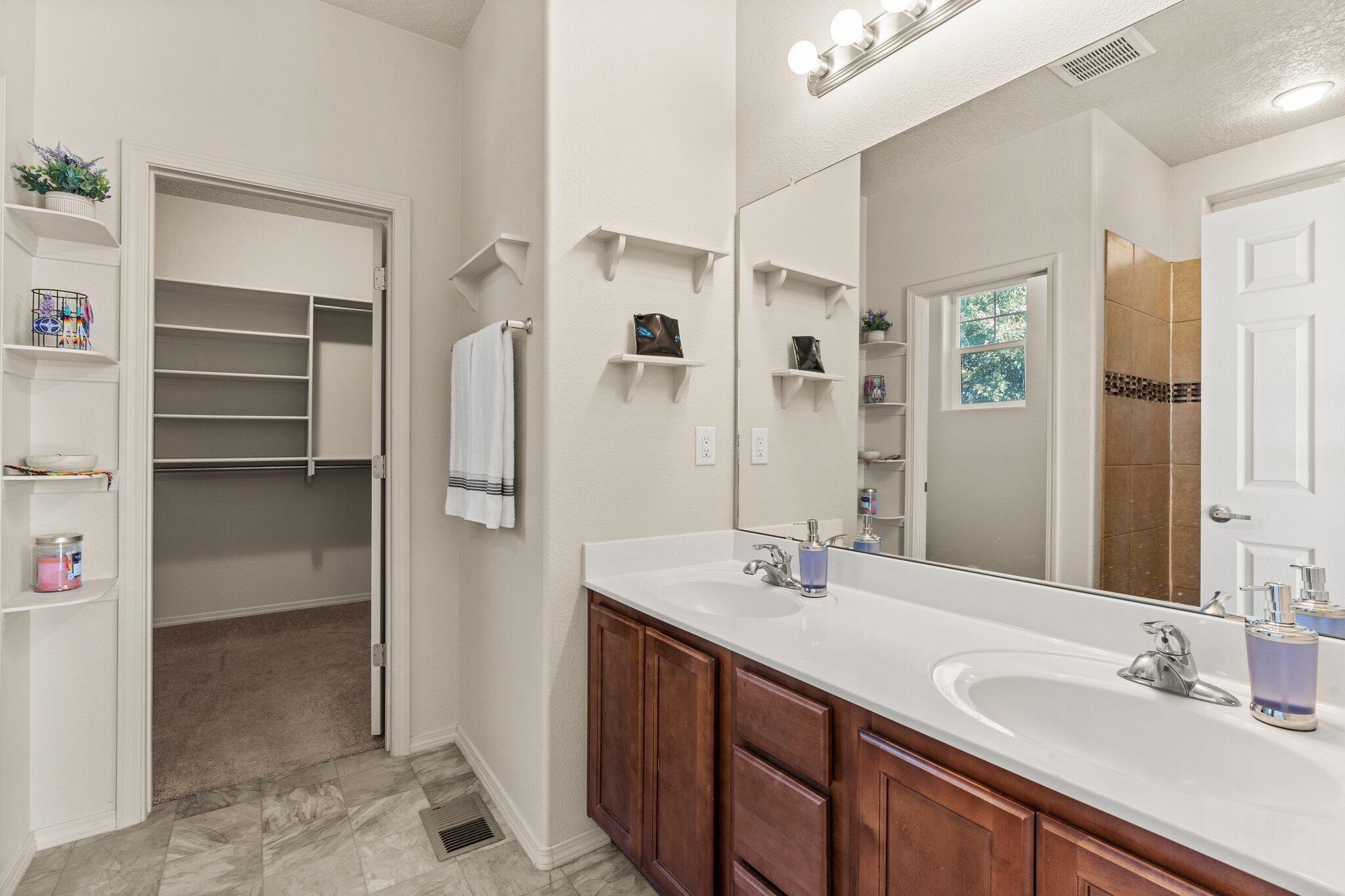 5727 Strand Loop SE