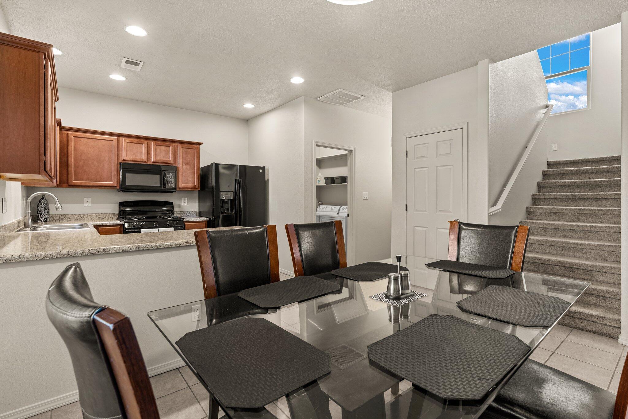 5727 Strand Loop SE