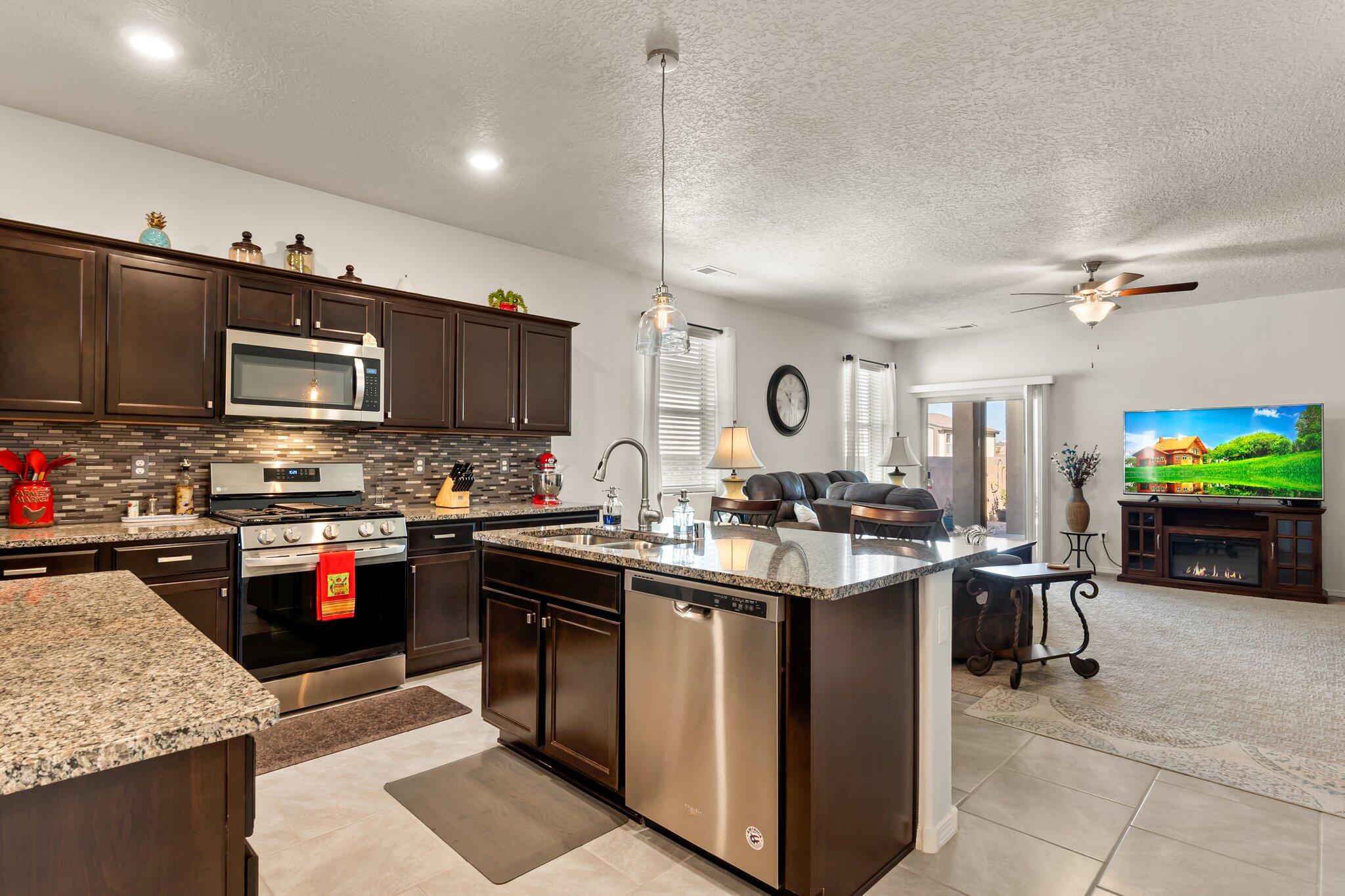 2148 Solitaire Street NE