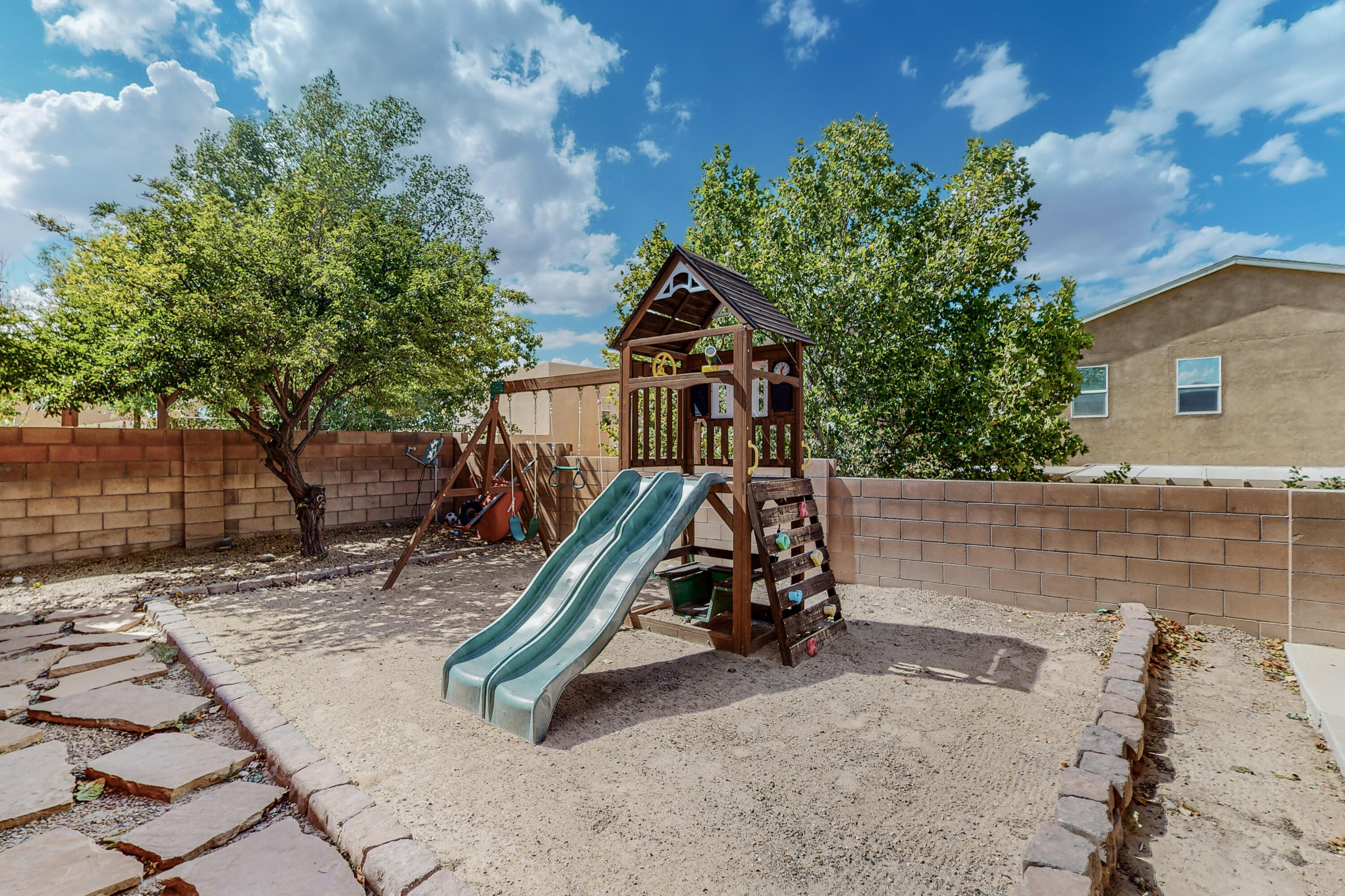 7319 Hearthstone Road NW