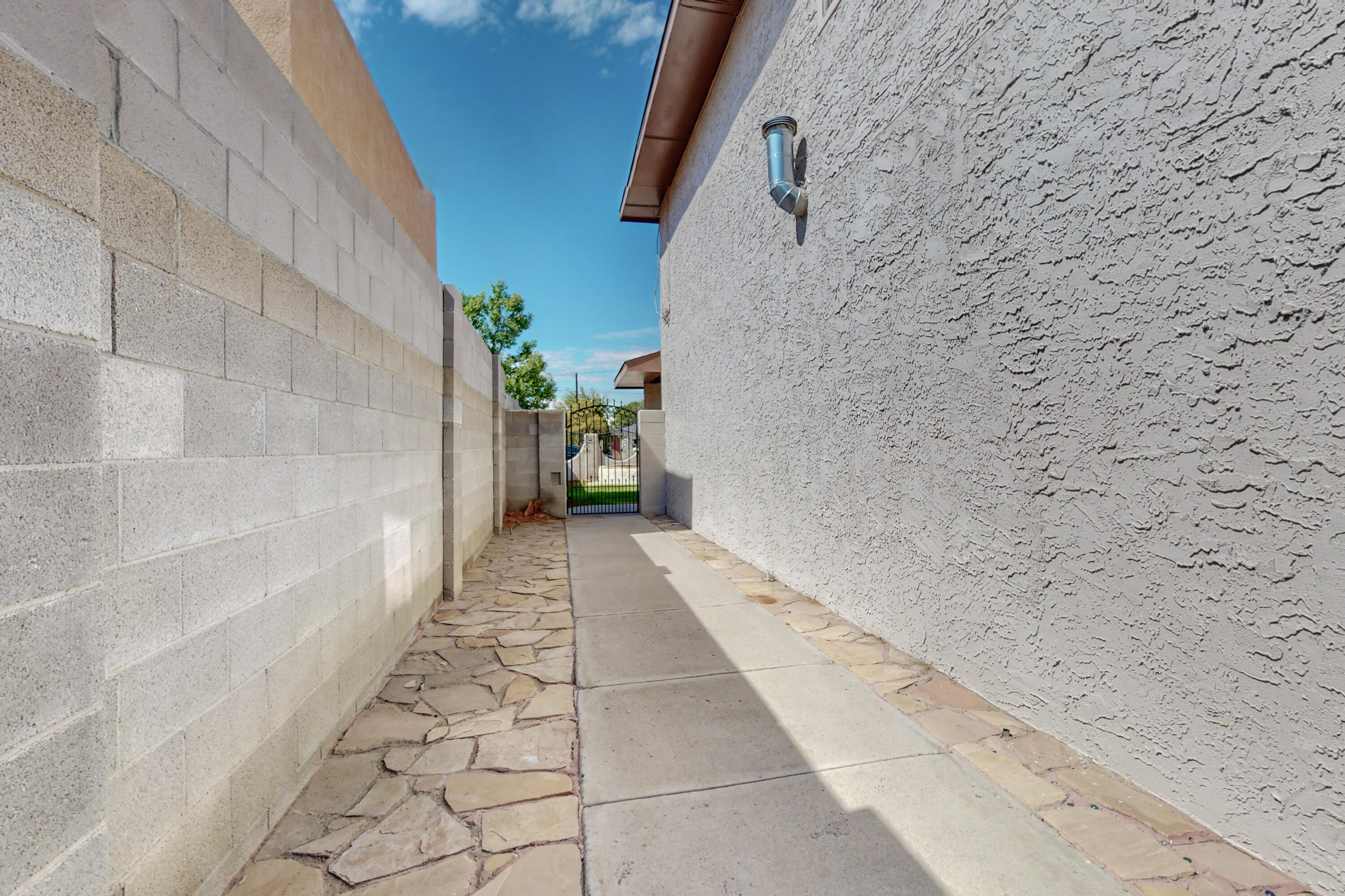 3008 Corona Drive NW