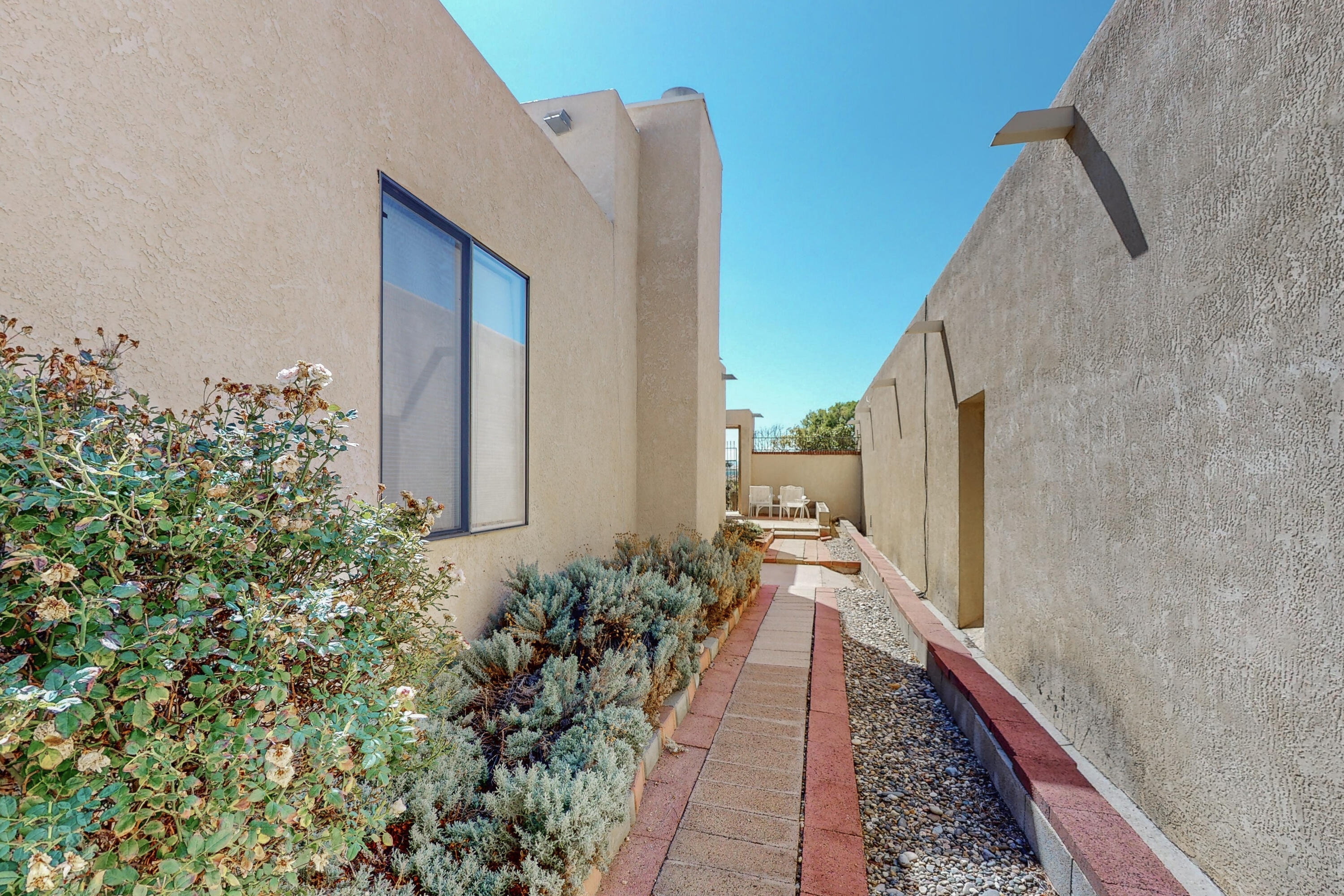 10513 Camino Del Oso NE