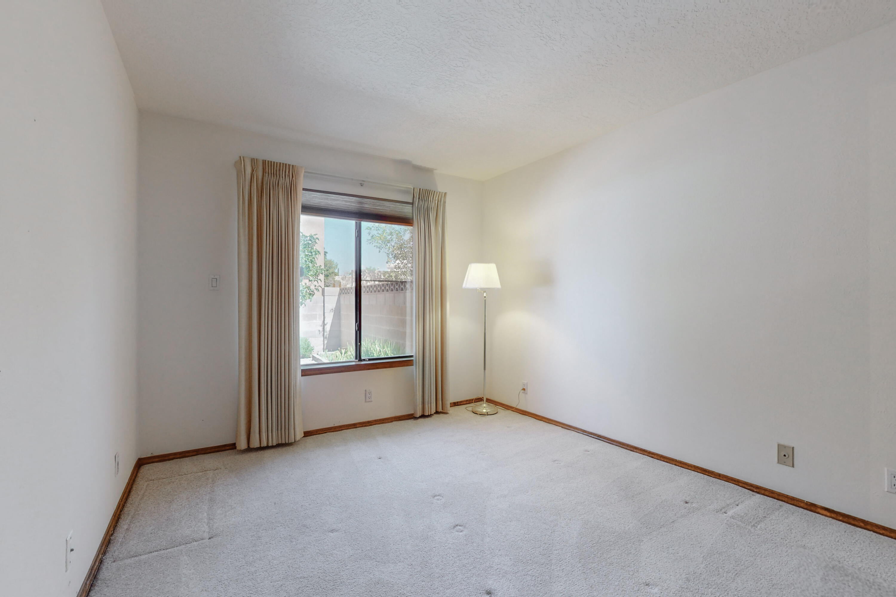10513 Camino Del Oso NE