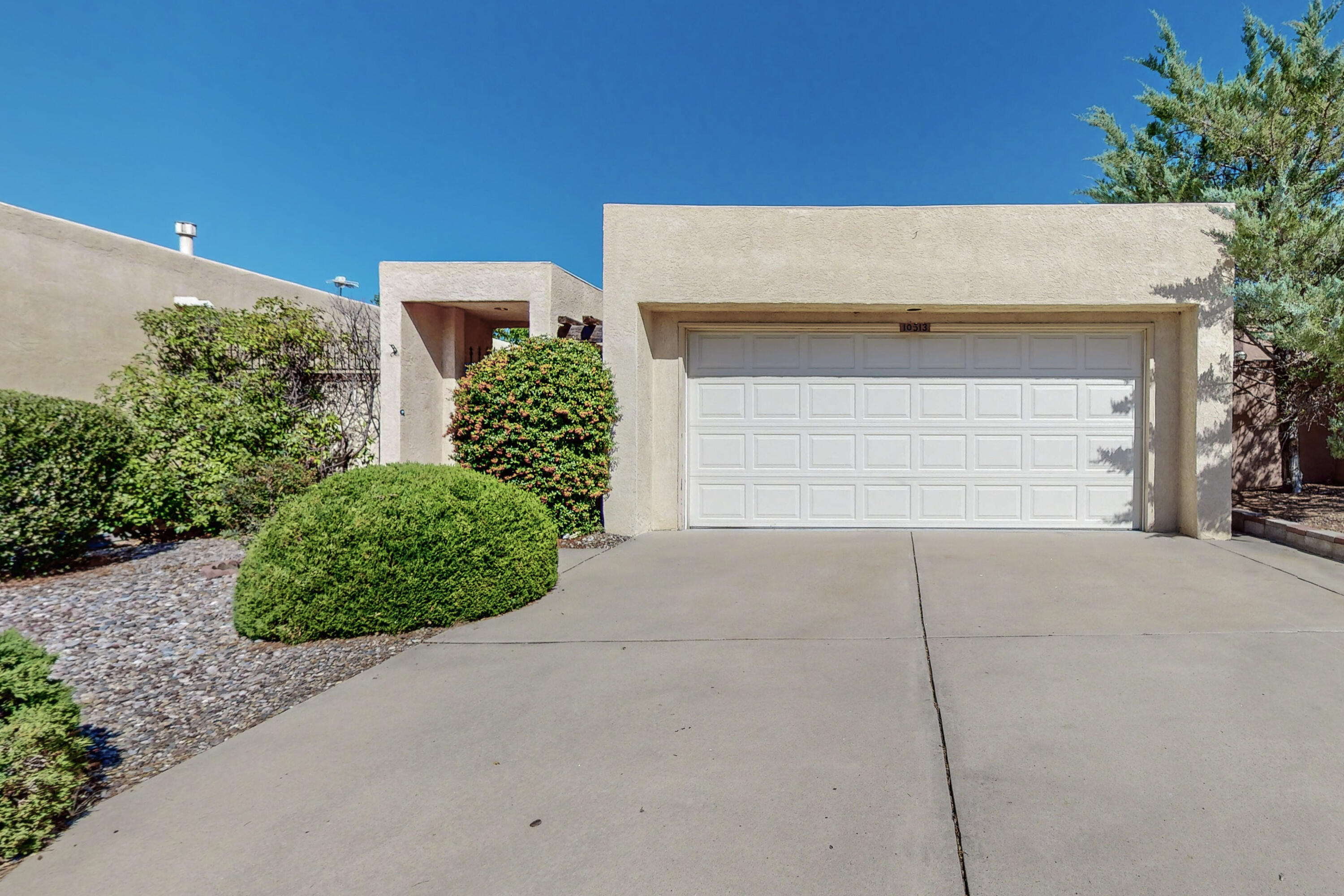 10513 Camino Del Oso NE