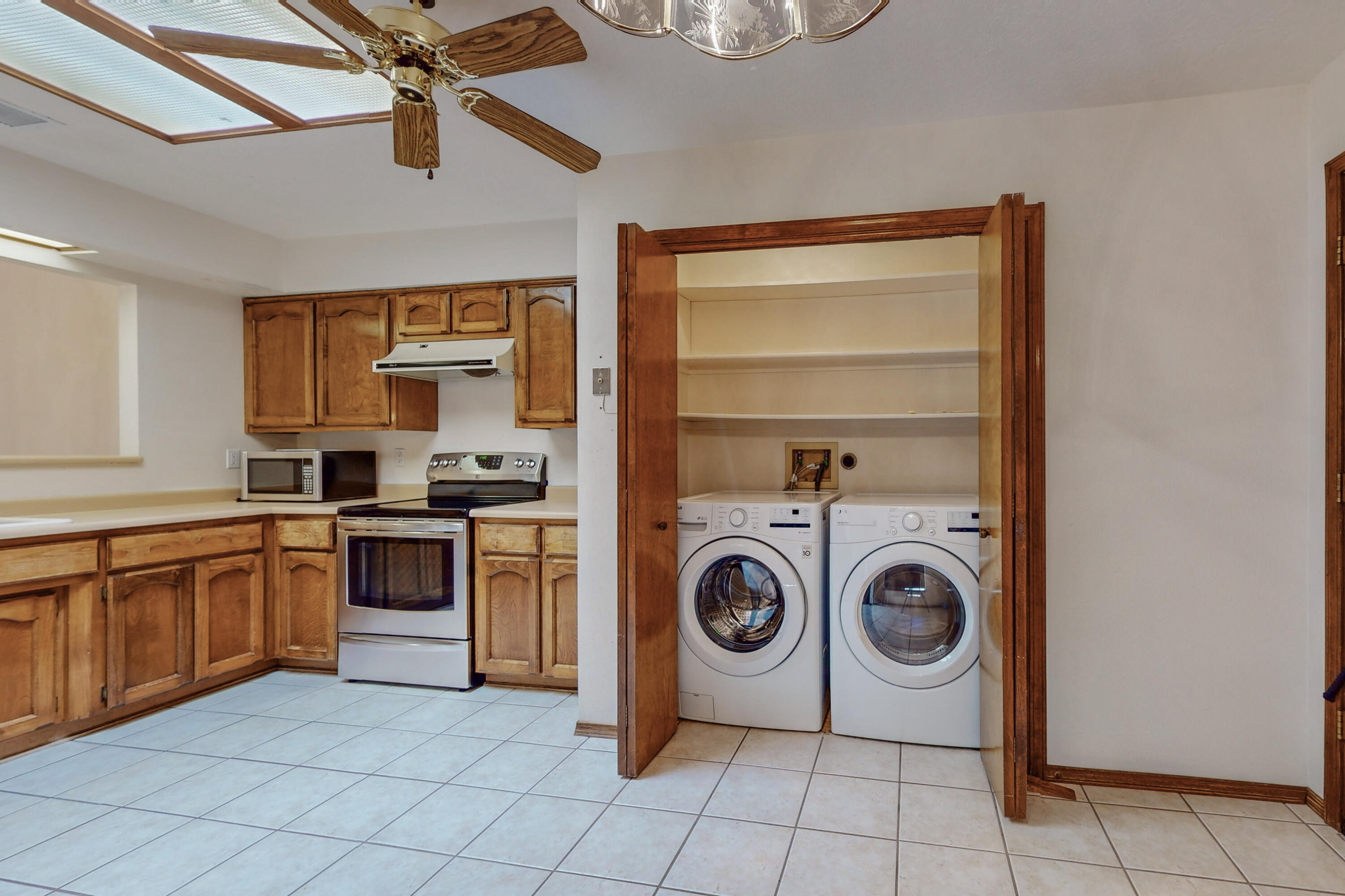 10513 Camino Del Oso NE