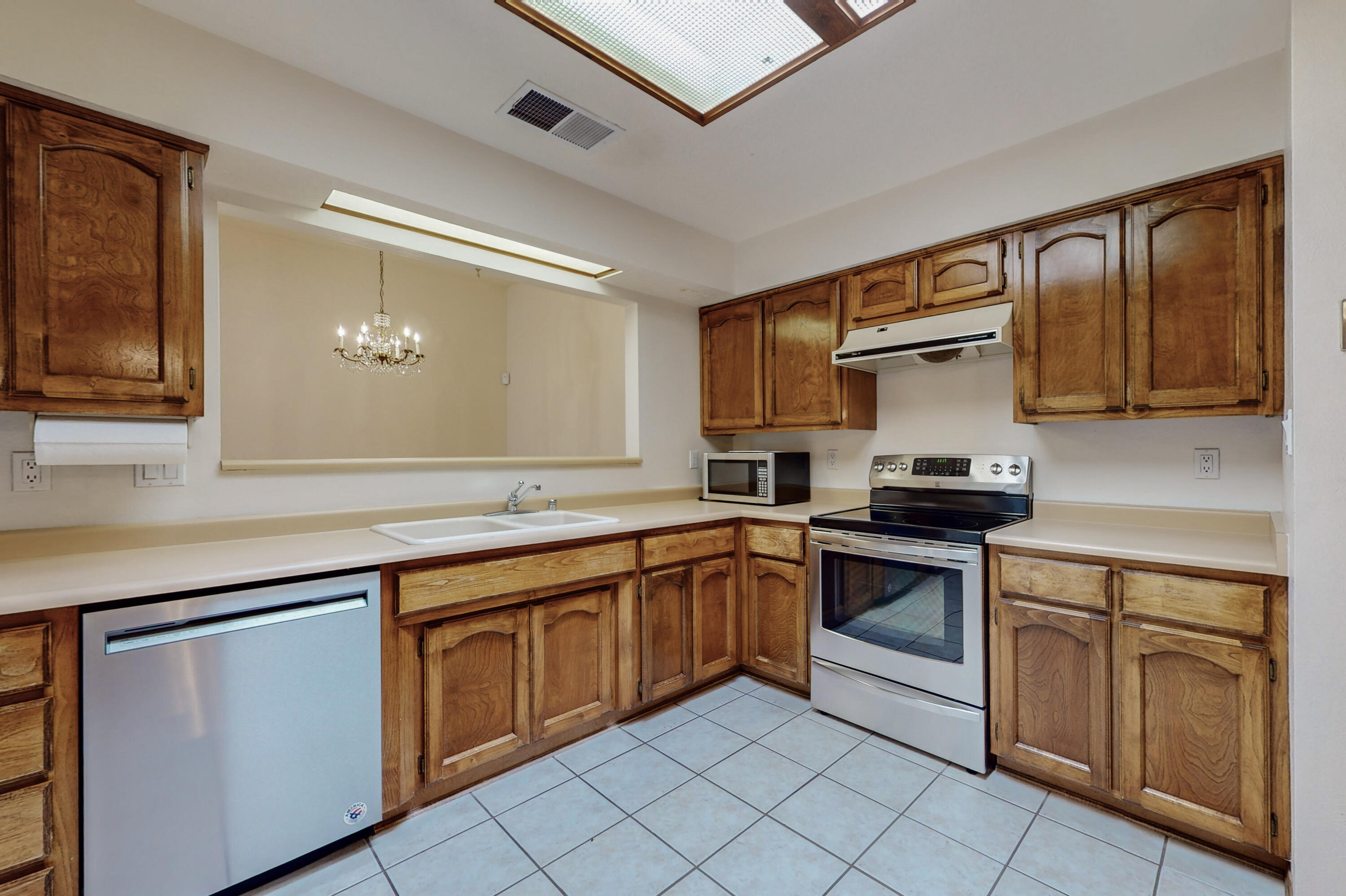 10513 Camino Del Oso NE