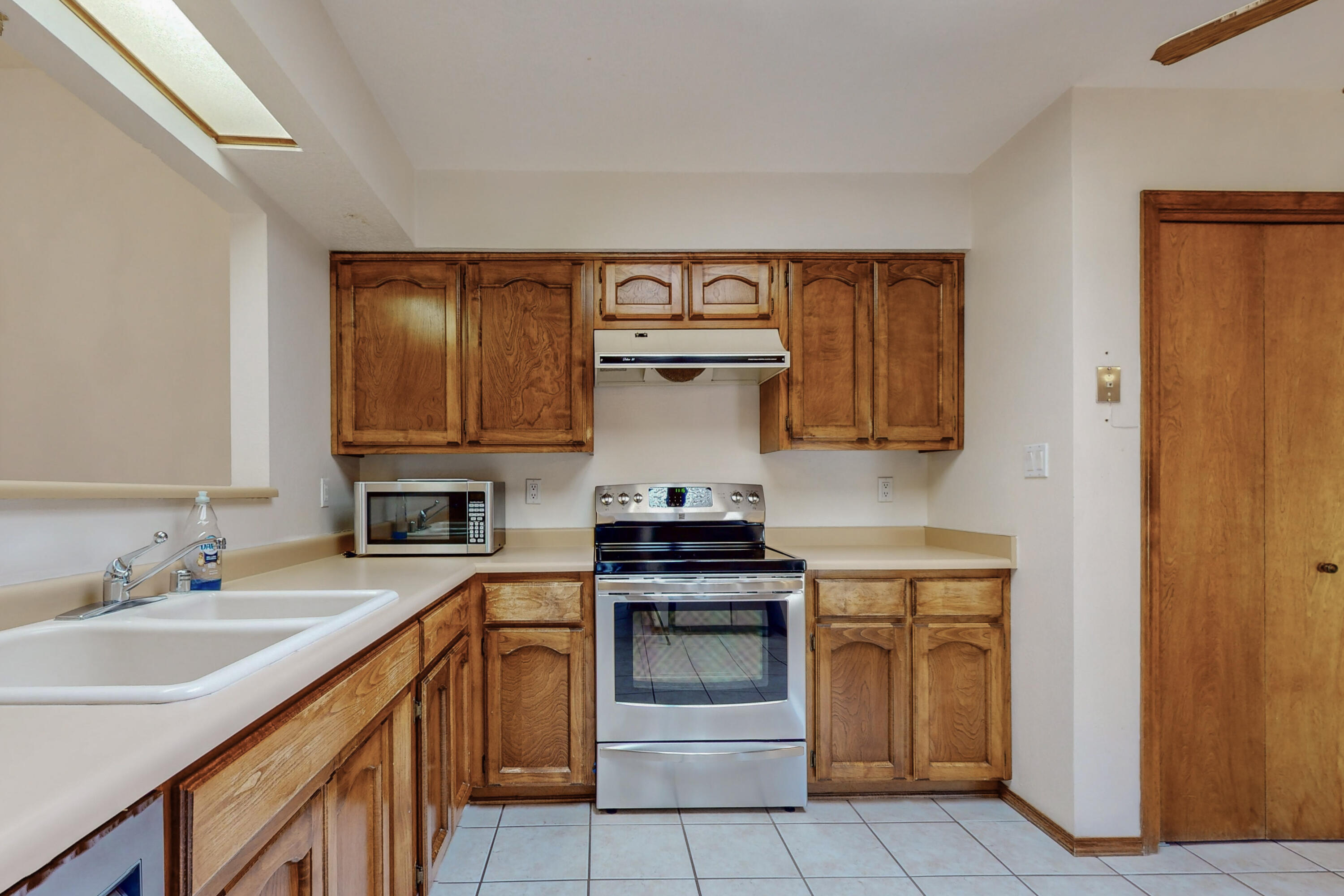 10513 Camino Del Oso NE