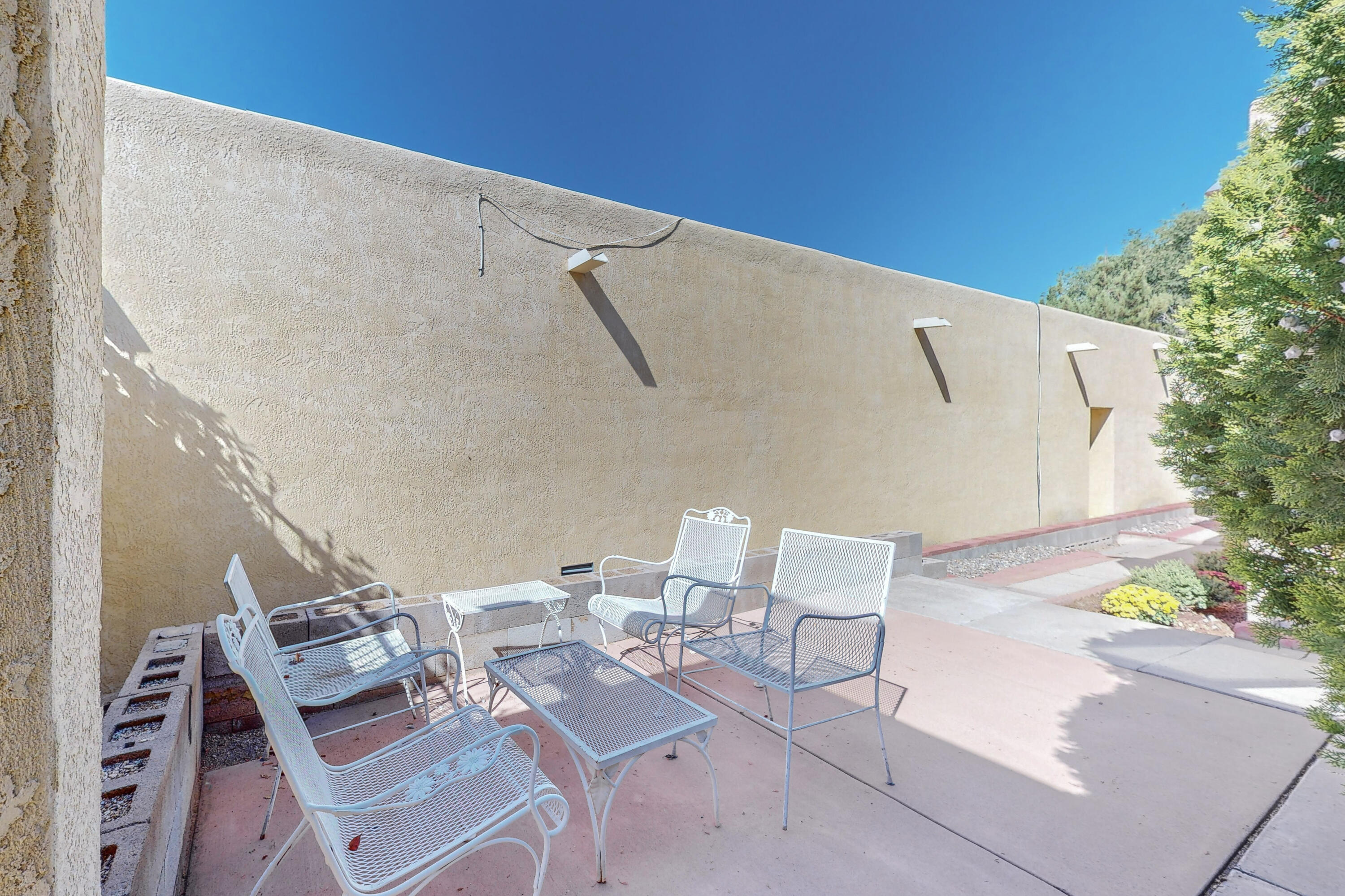 10513 Camino Del Oso NE