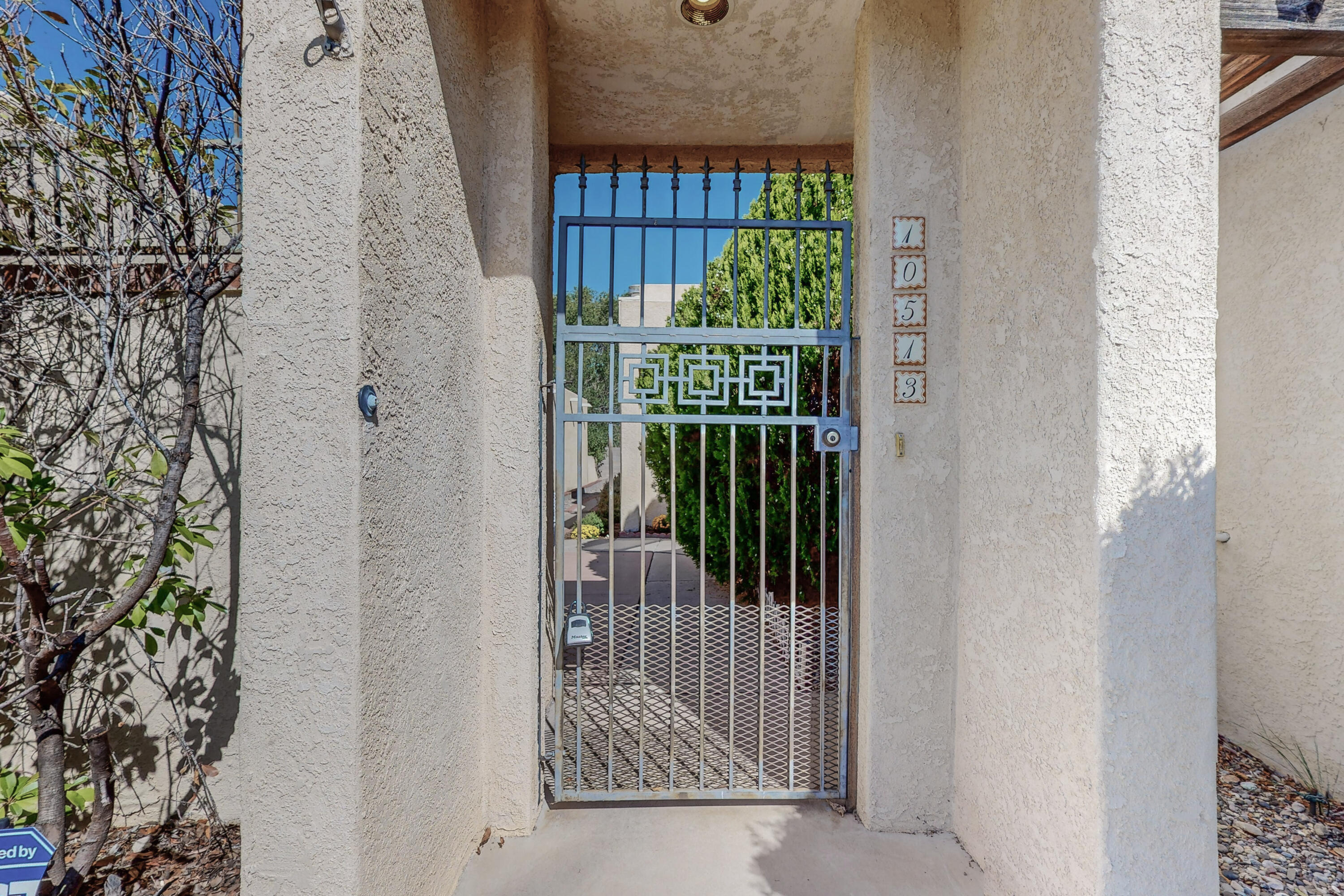10513 Camino Del Oso NE