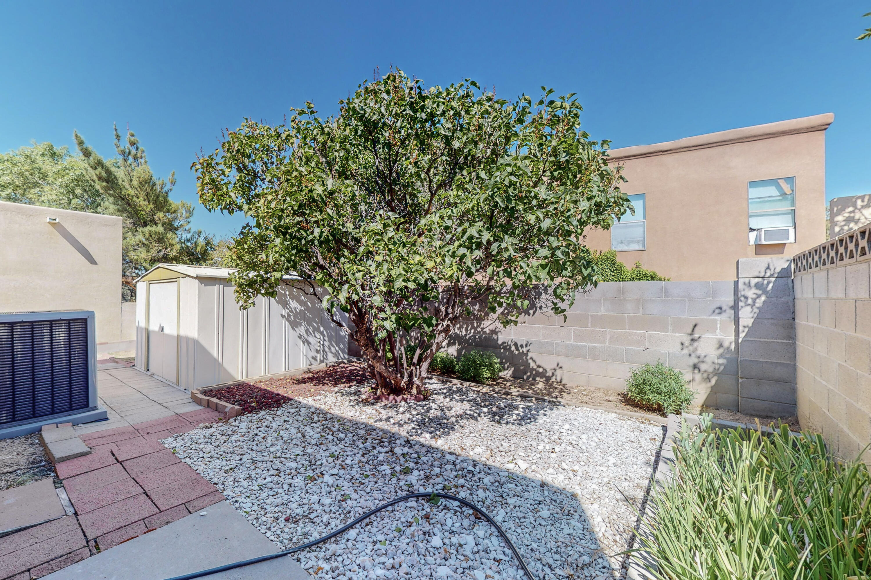 10513 Camino Del Oso NE