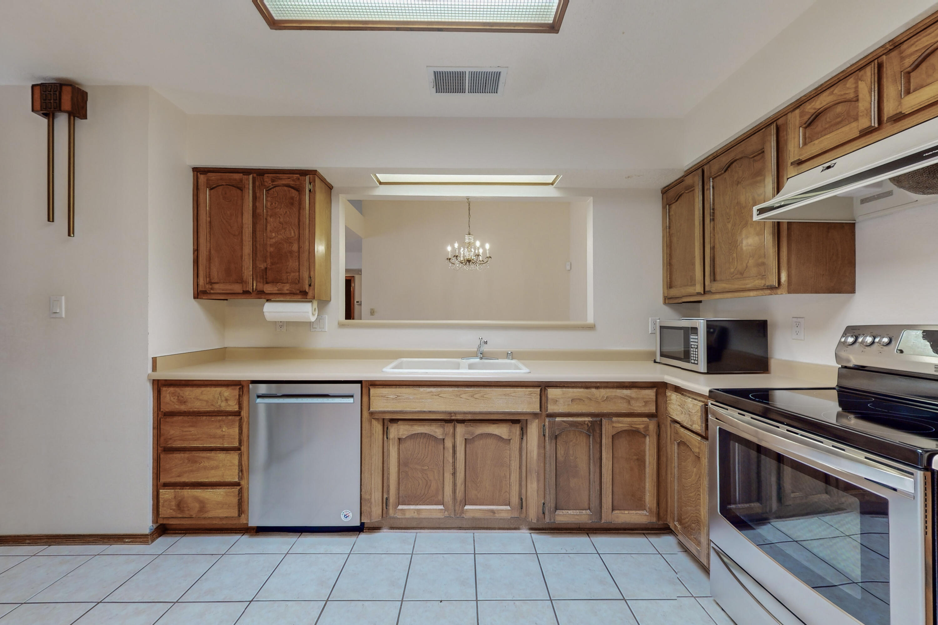 10513 Camino Del Oso NE