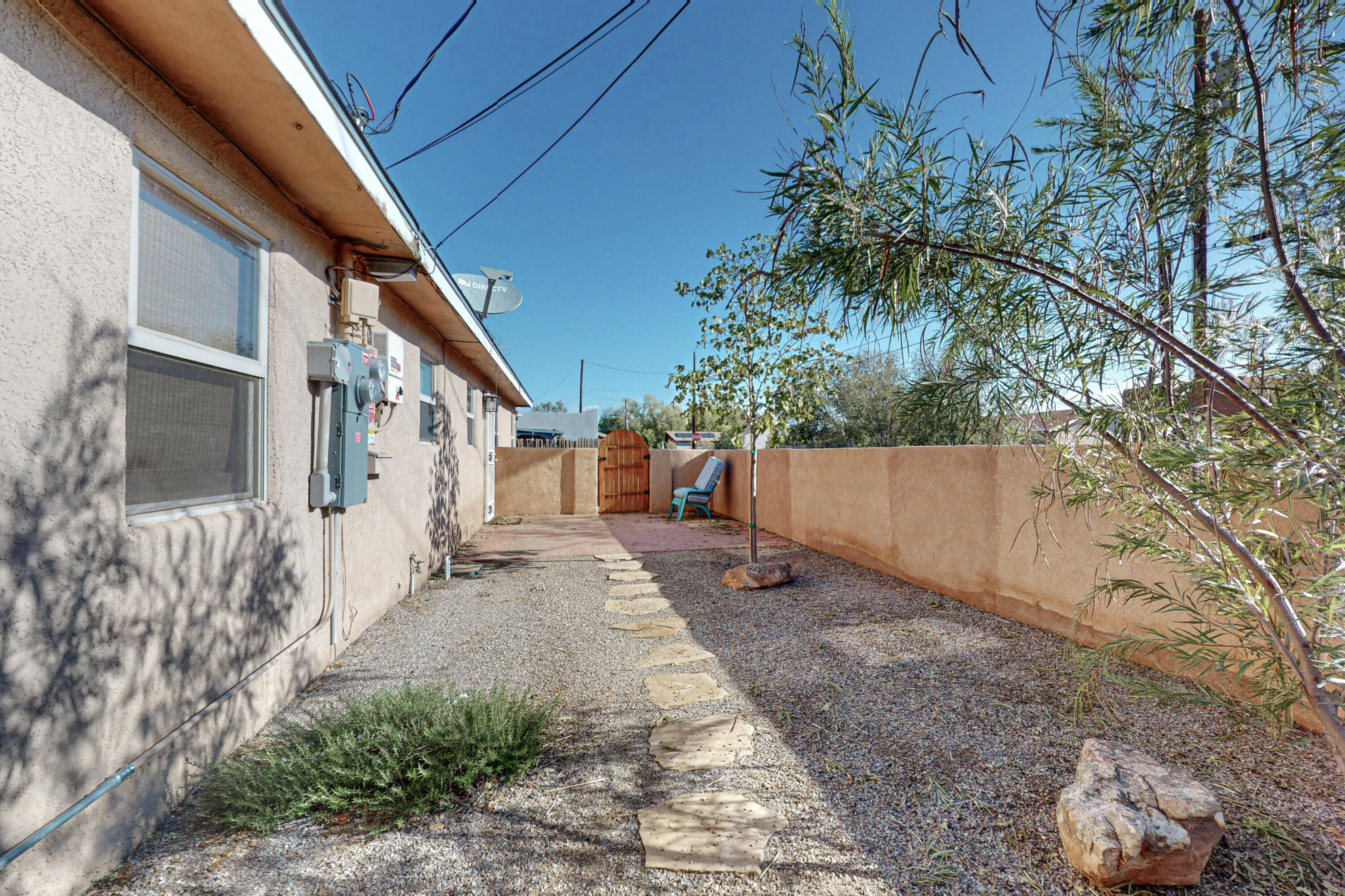 1827 Los Luceros Road NW
