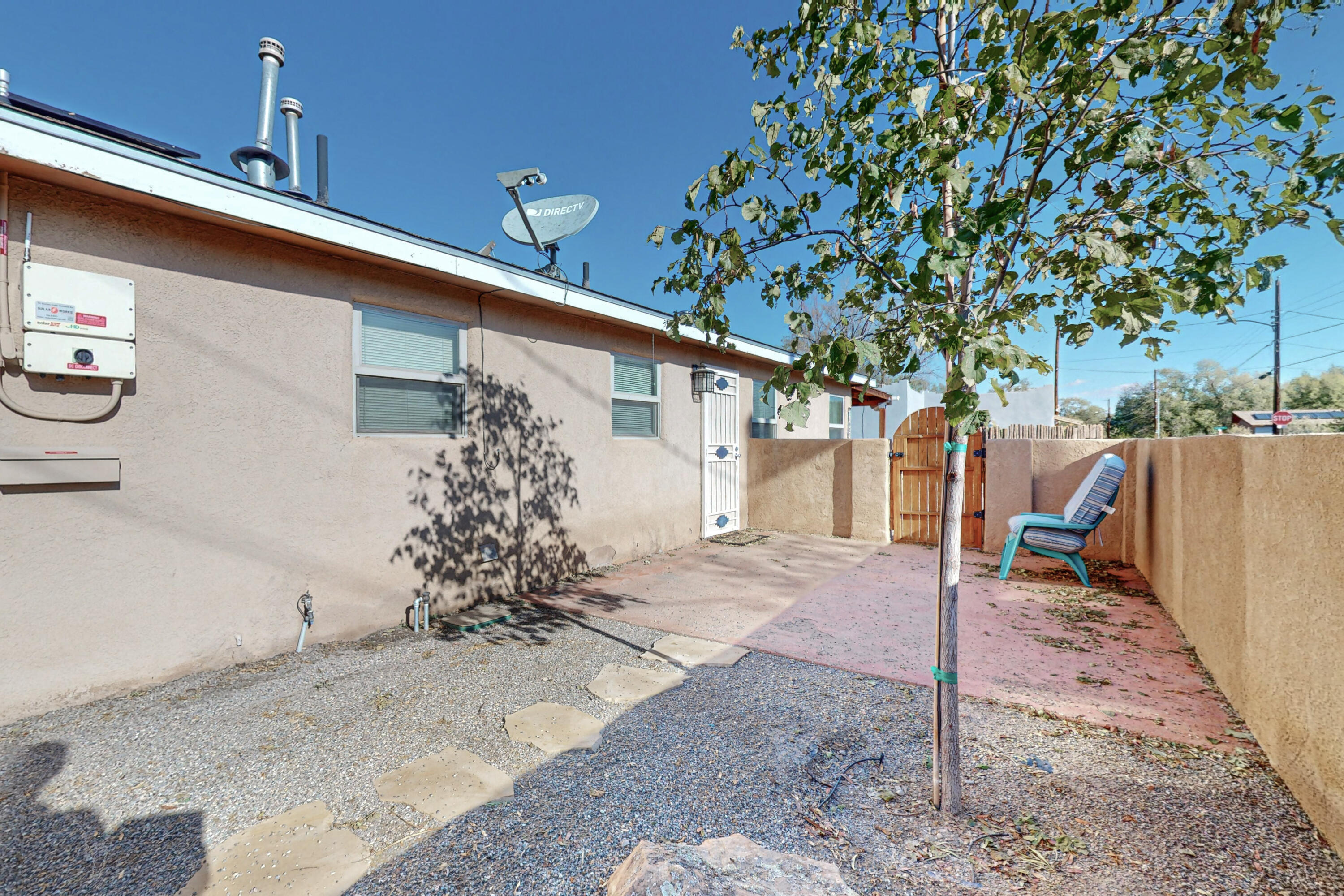 1827 Los Luceros Road NW