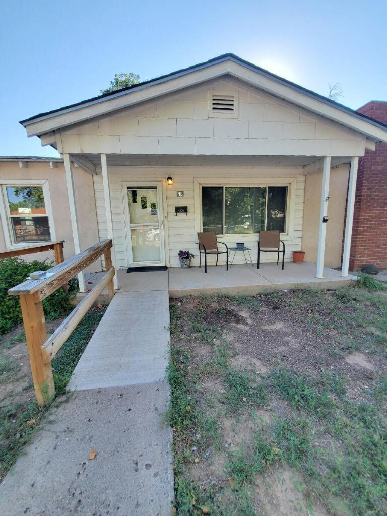 618 Campana Avenue