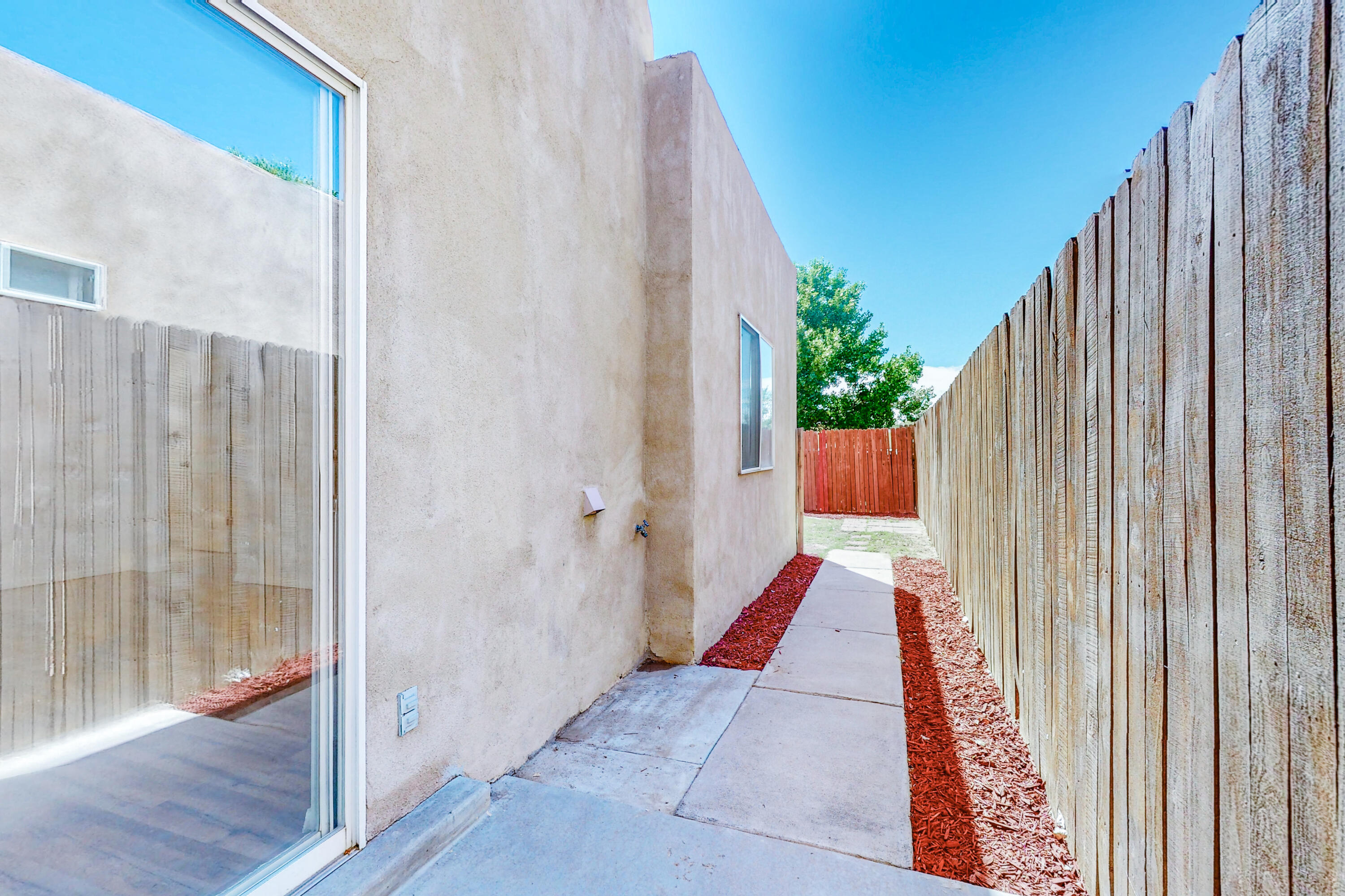 433 Colonial Avenue SW