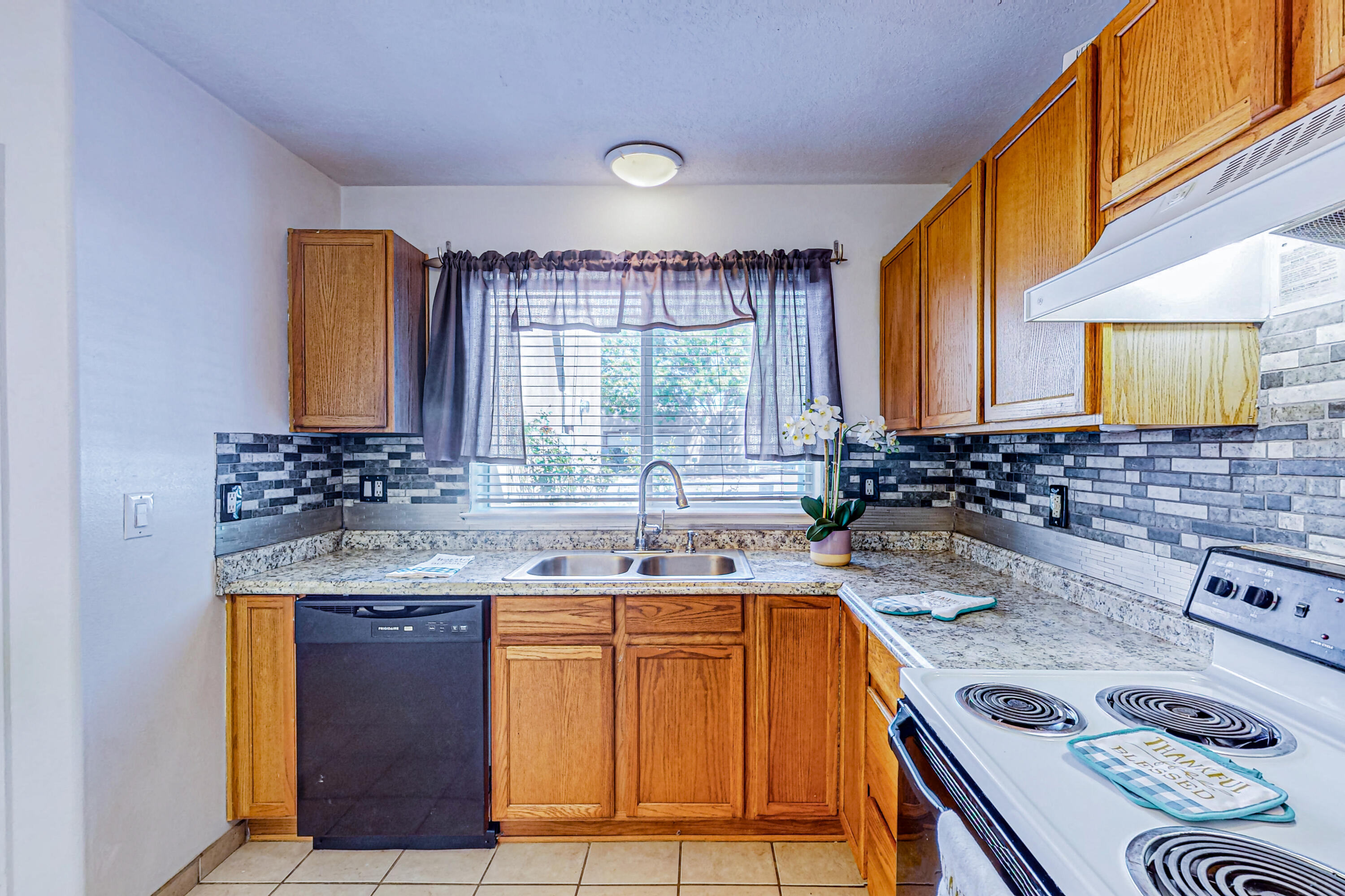 433 Colonial Avenue SW