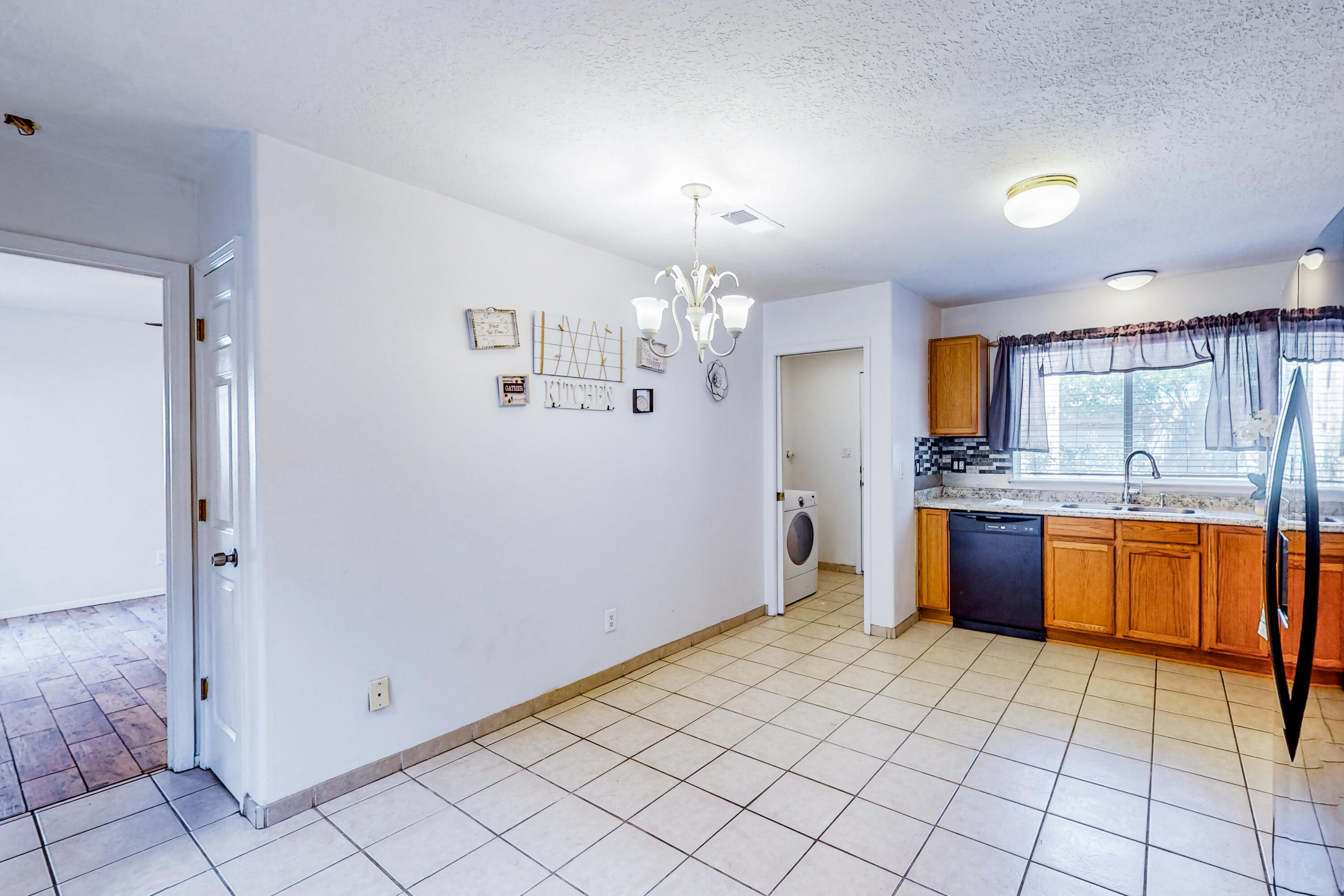 433 Colonial Avenue SW