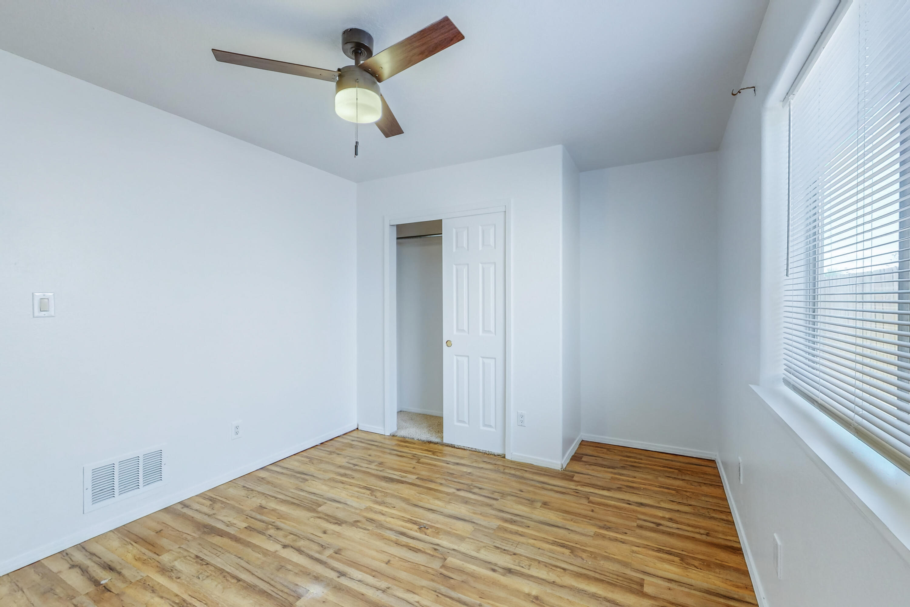 433 Colonial Avenue SW