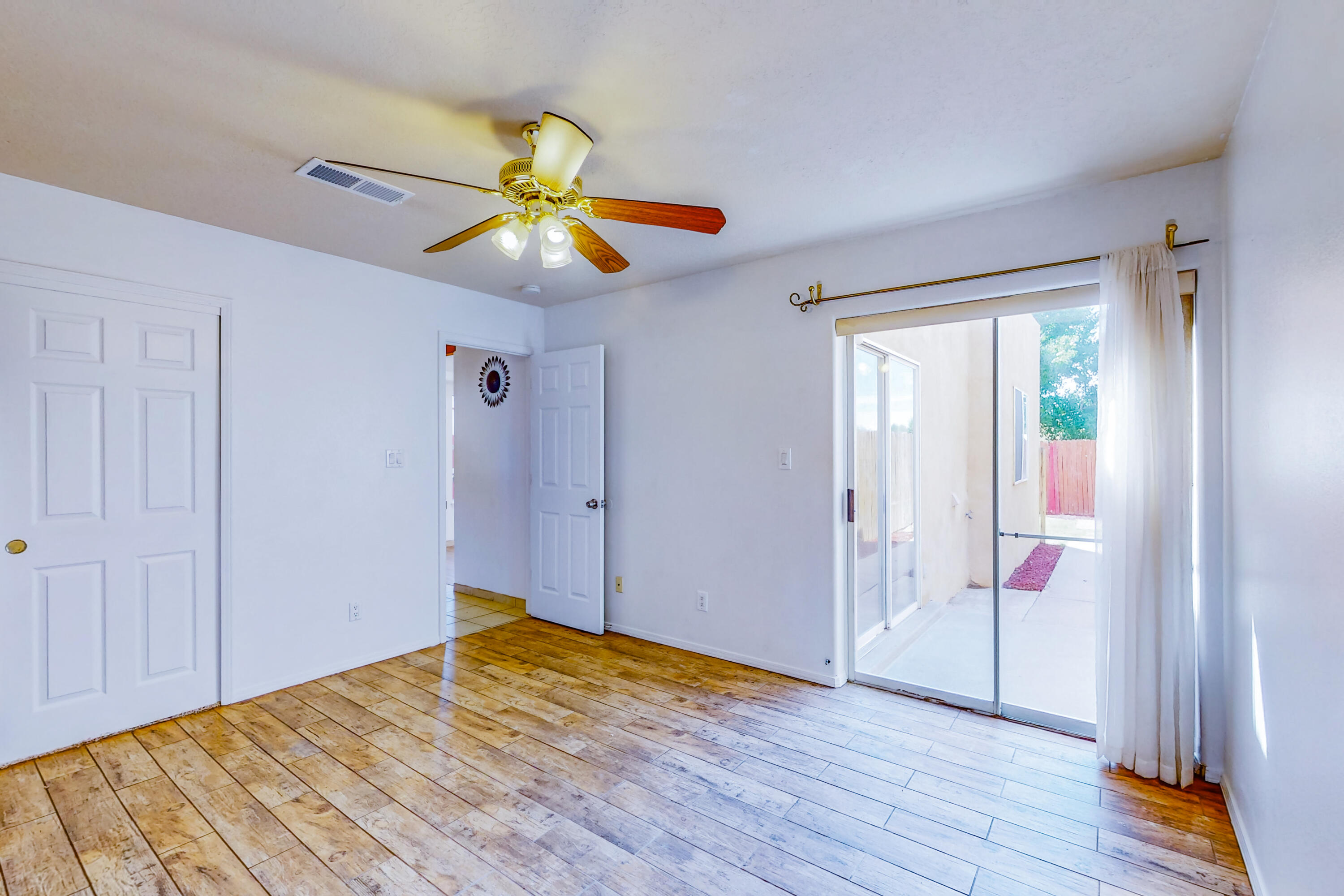 433 Colonial Avenue SW