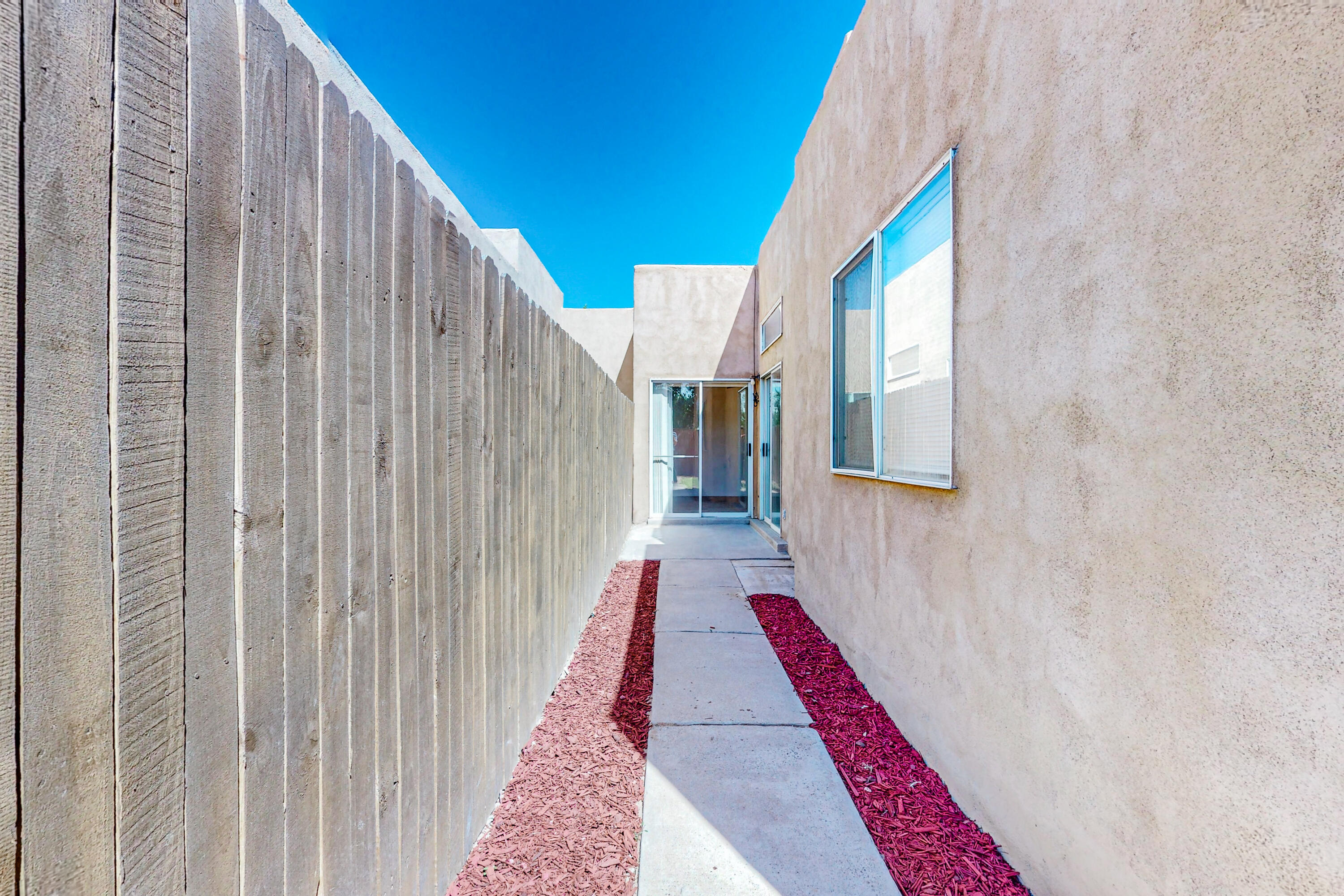 433 Colonial Avenue SW