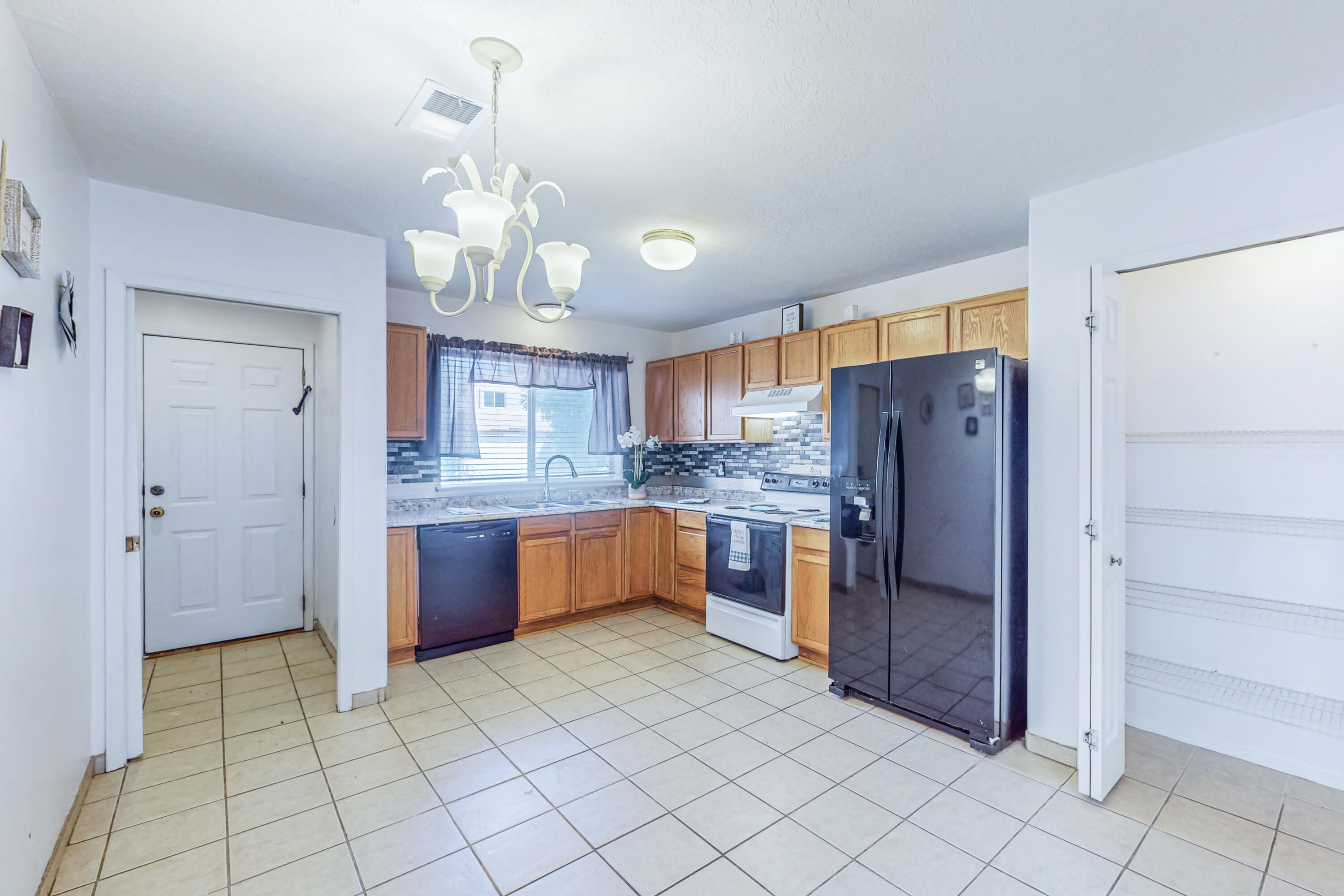 433 Colonial Avenue SW