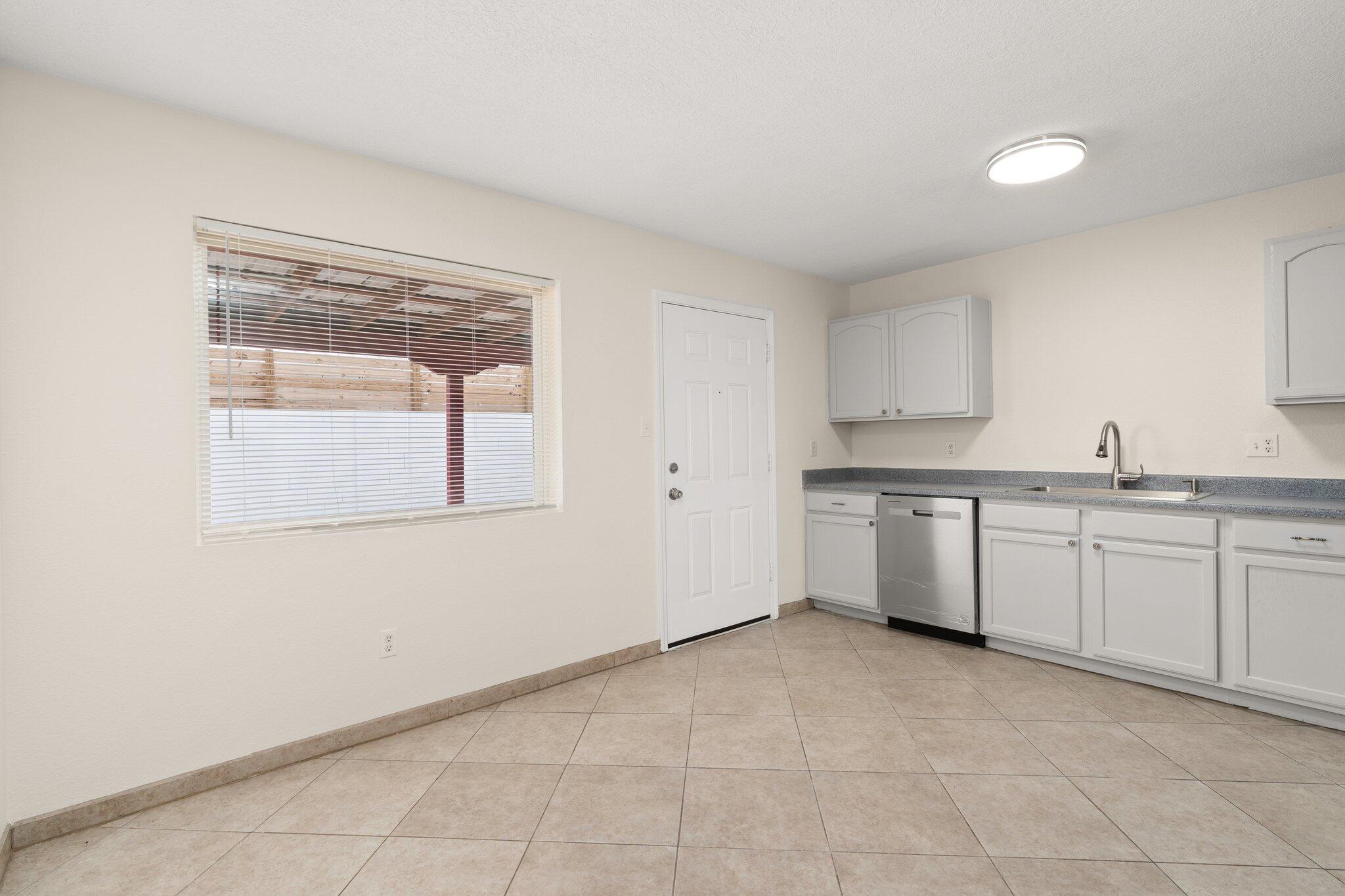 5748 Pinon Flats Road NW