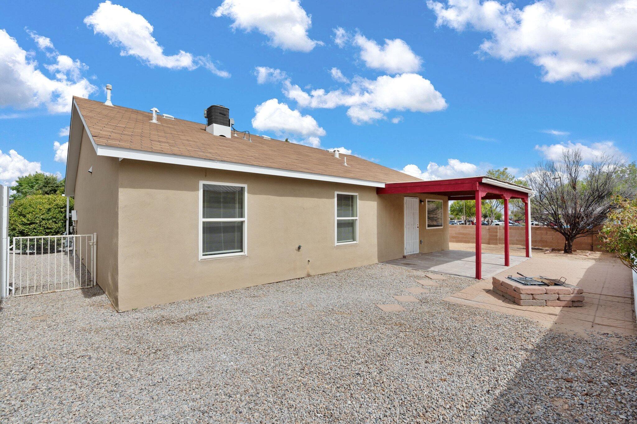 5748 Pinon Flats Road NW