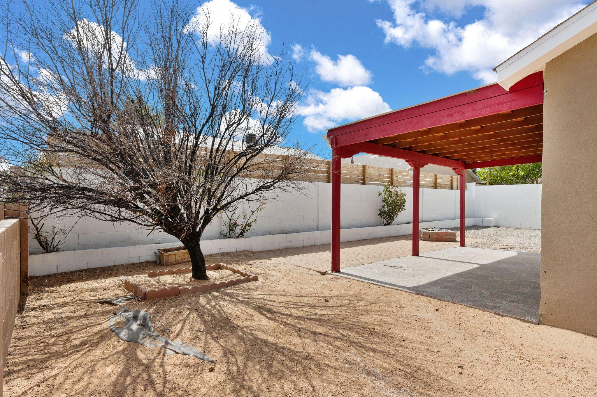 5748 Pinon Flats Road NW