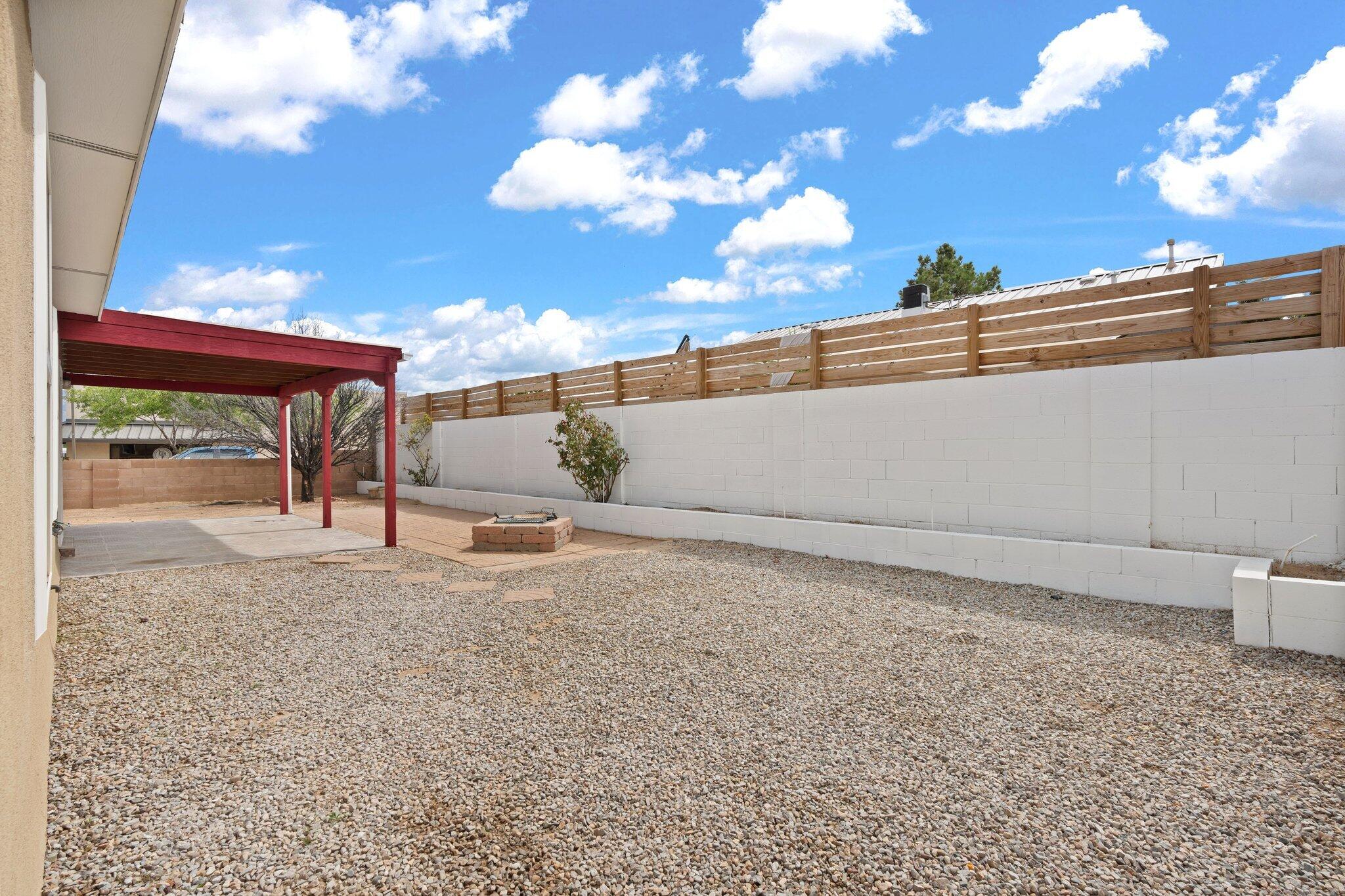 5748 Pinon Flats Road NW