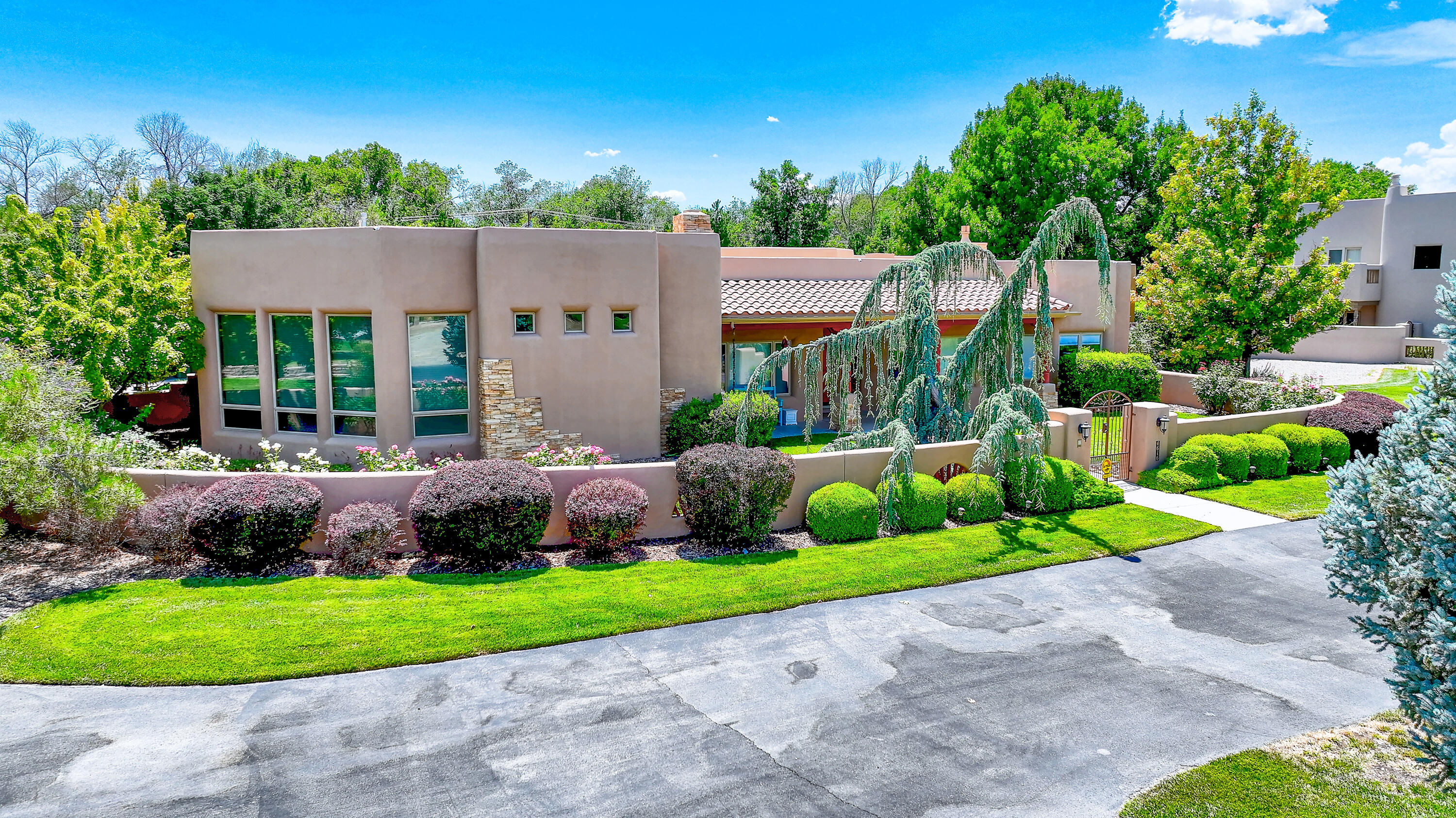4616 Los Poblanos Circle NW