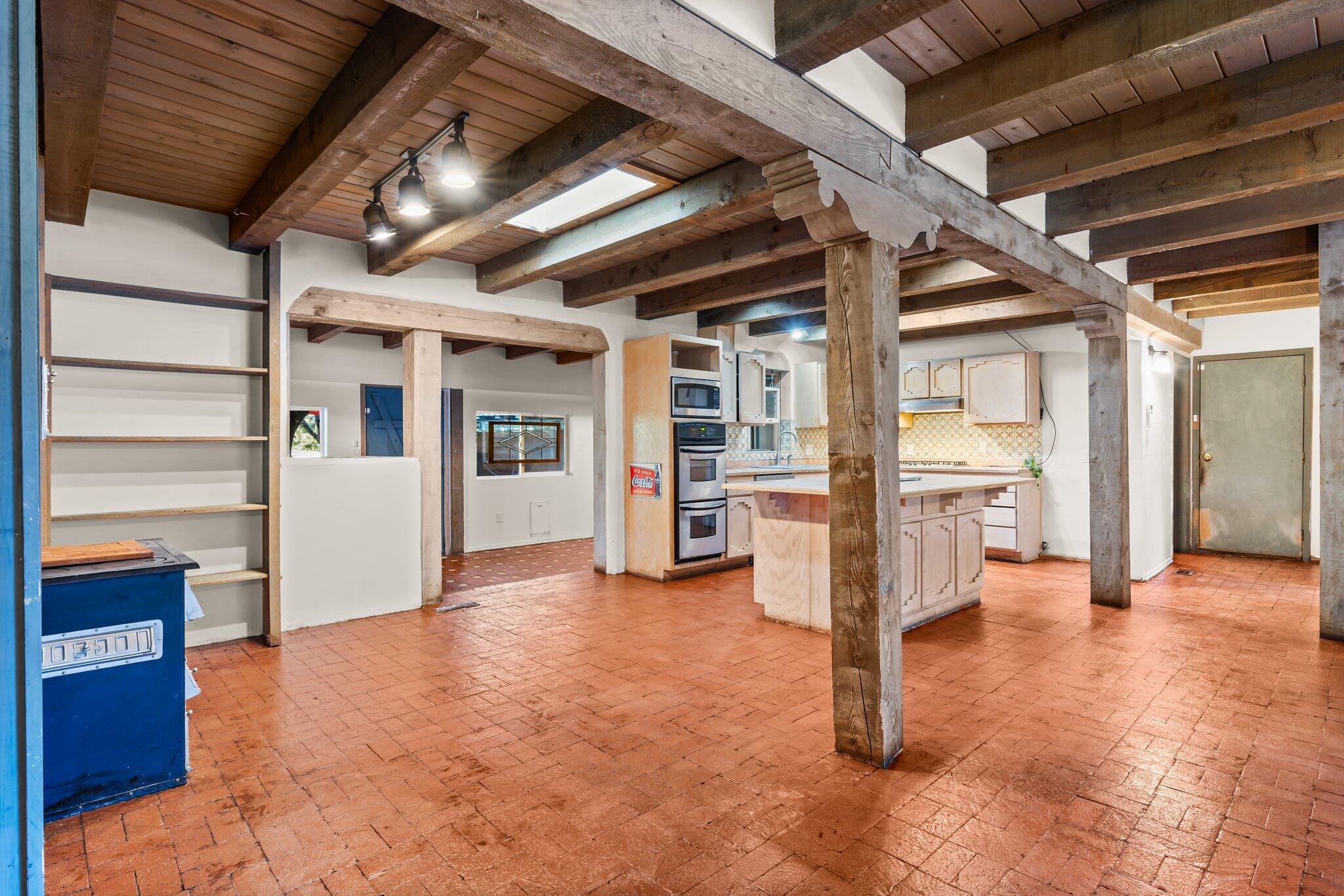 3108 La Sala Cuadra