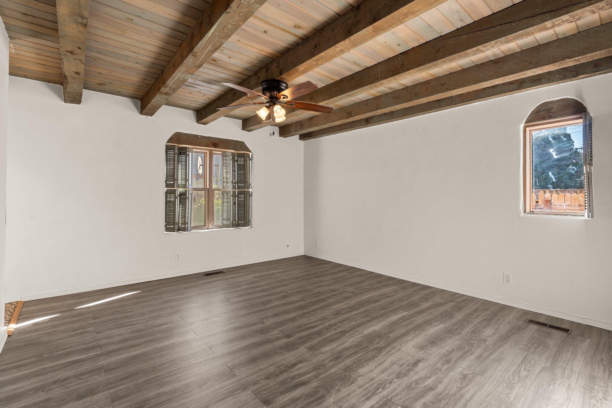 3108 La Sala Cuadra