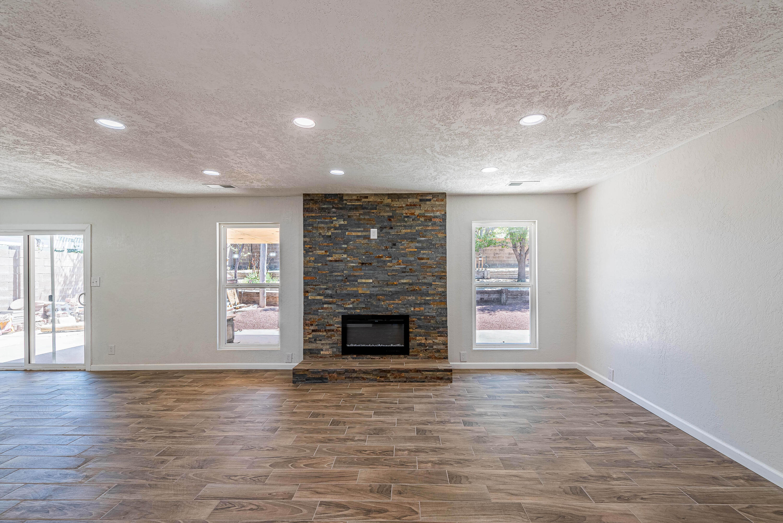 2670 Pinewood Drive SE