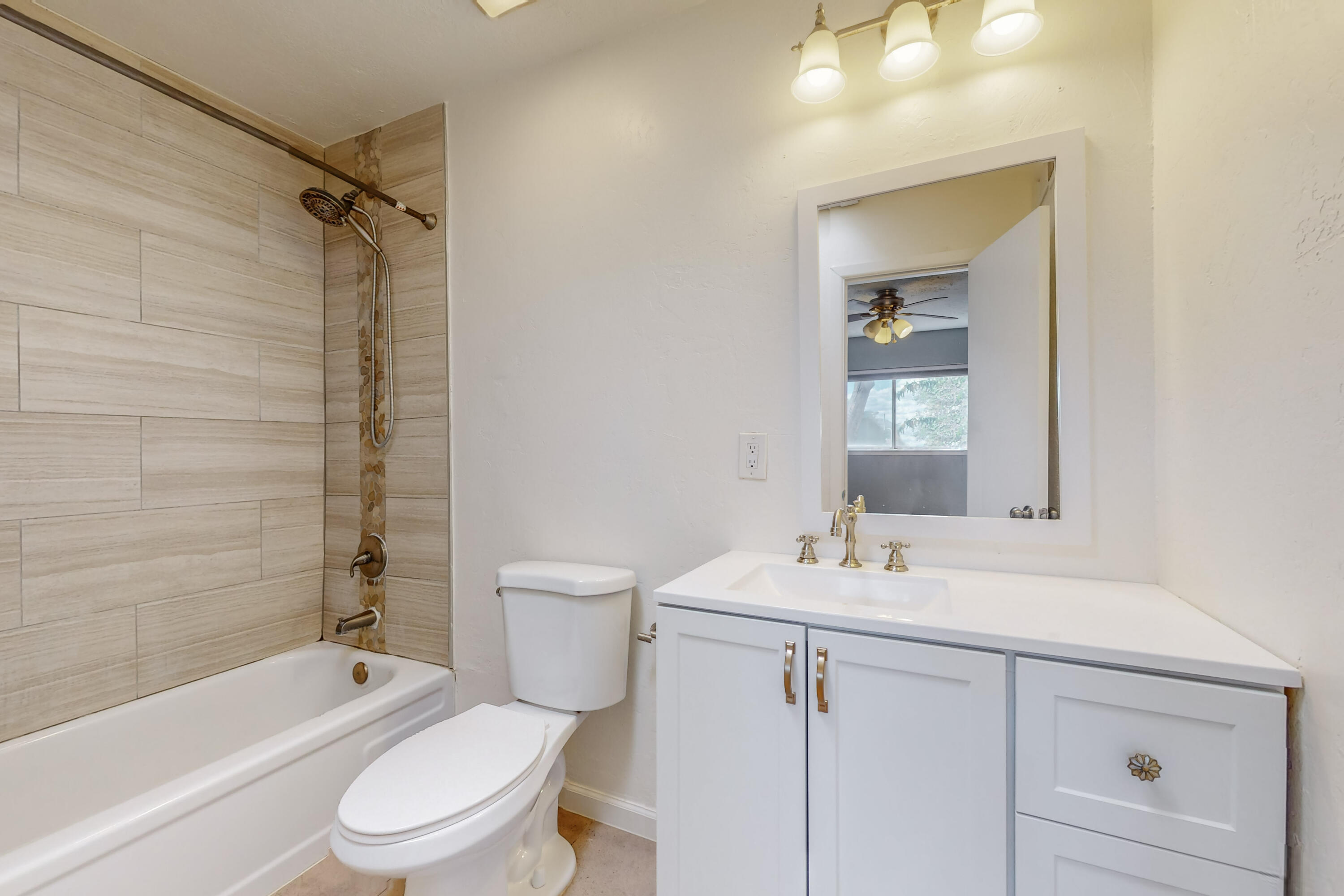 13304 Camino Del Norte NE