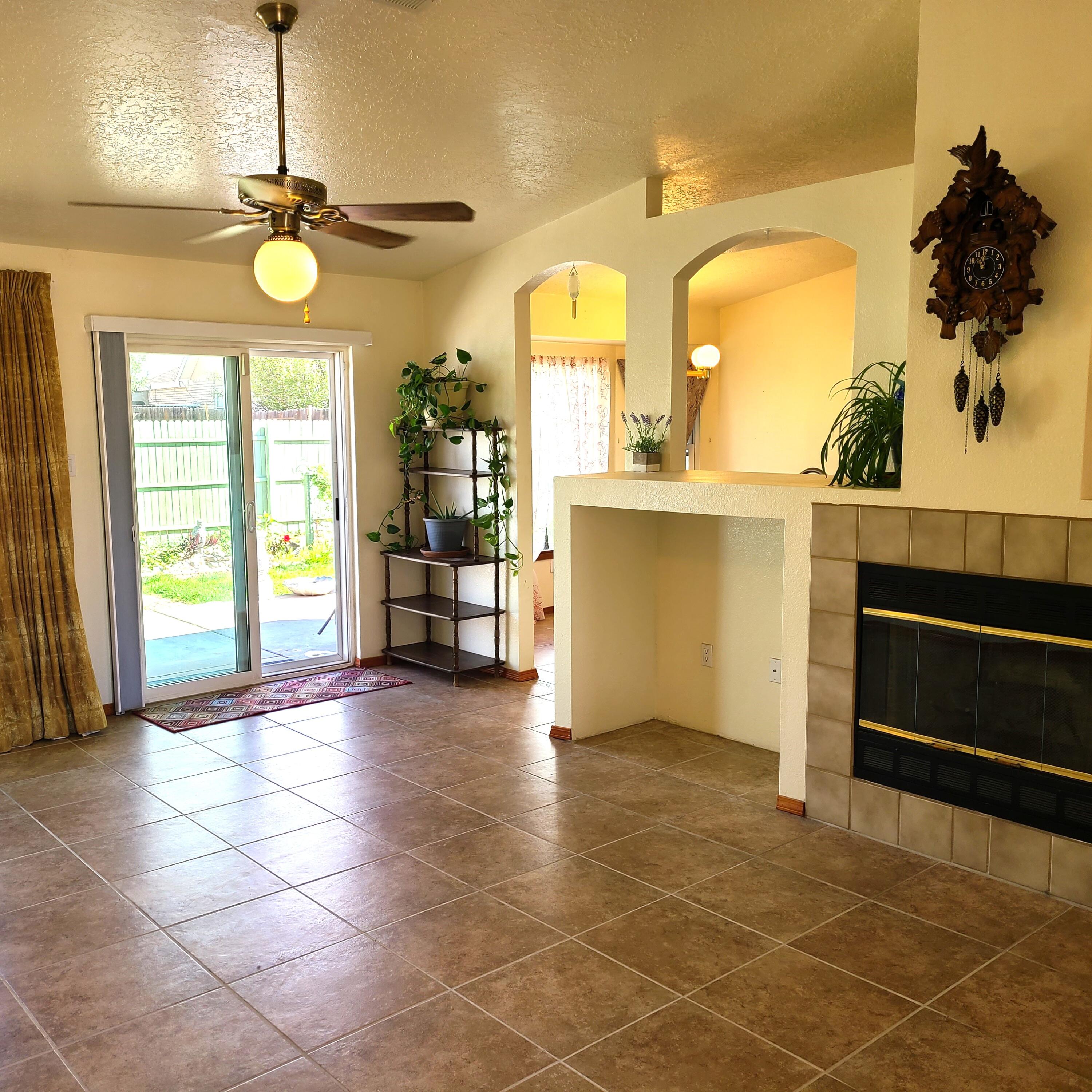7 Pinon Avenue