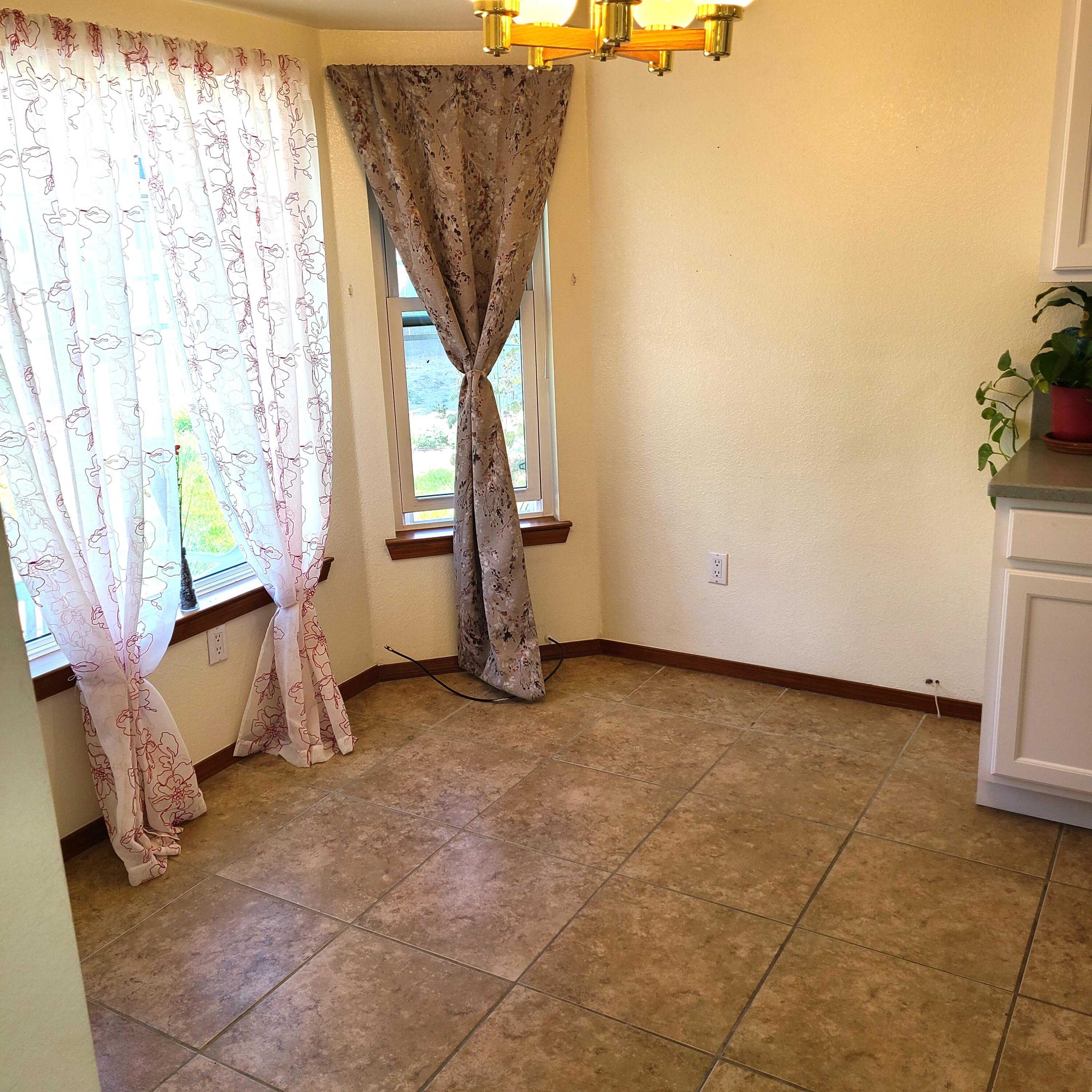 7 Pinon Avenue