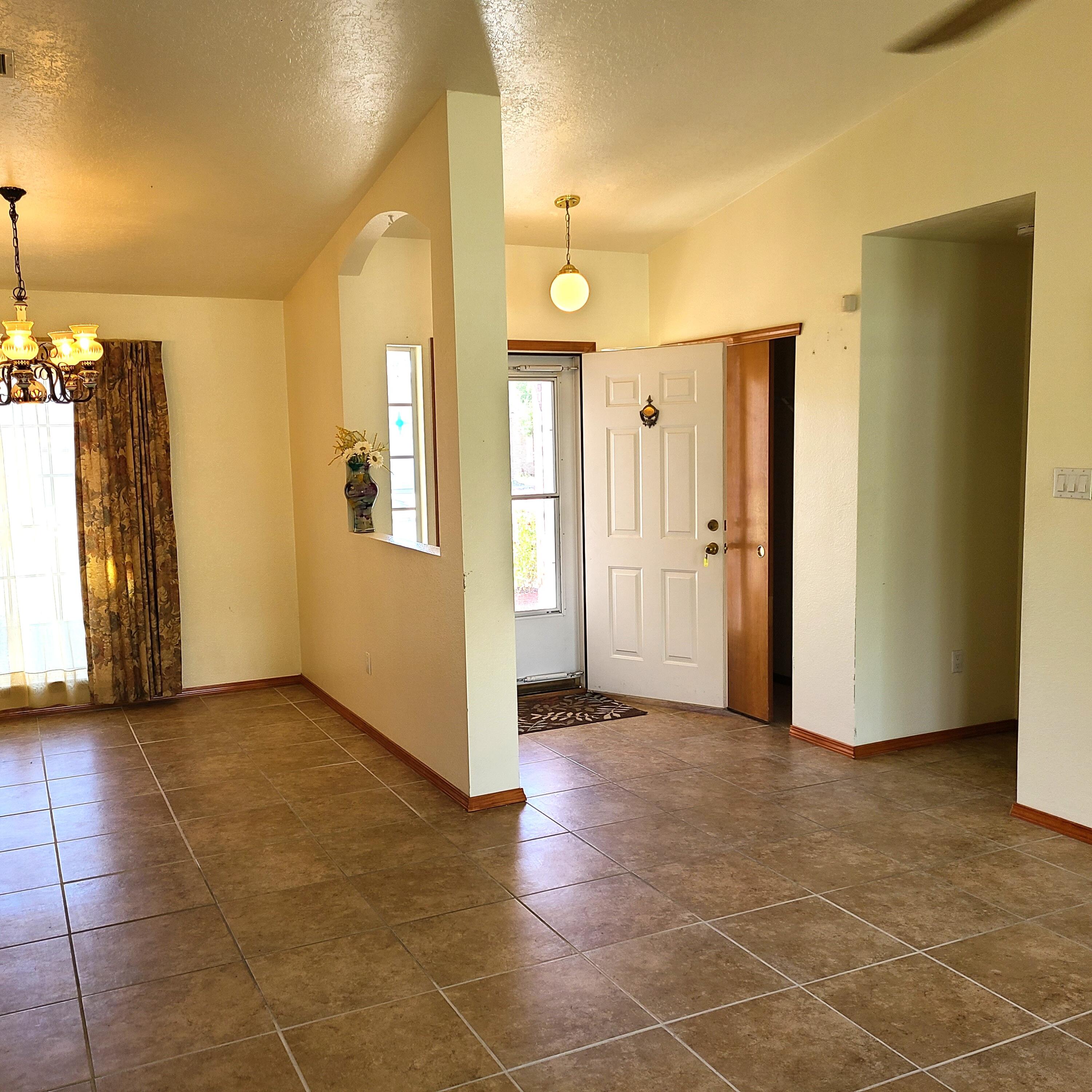 7 Pinon Avenue