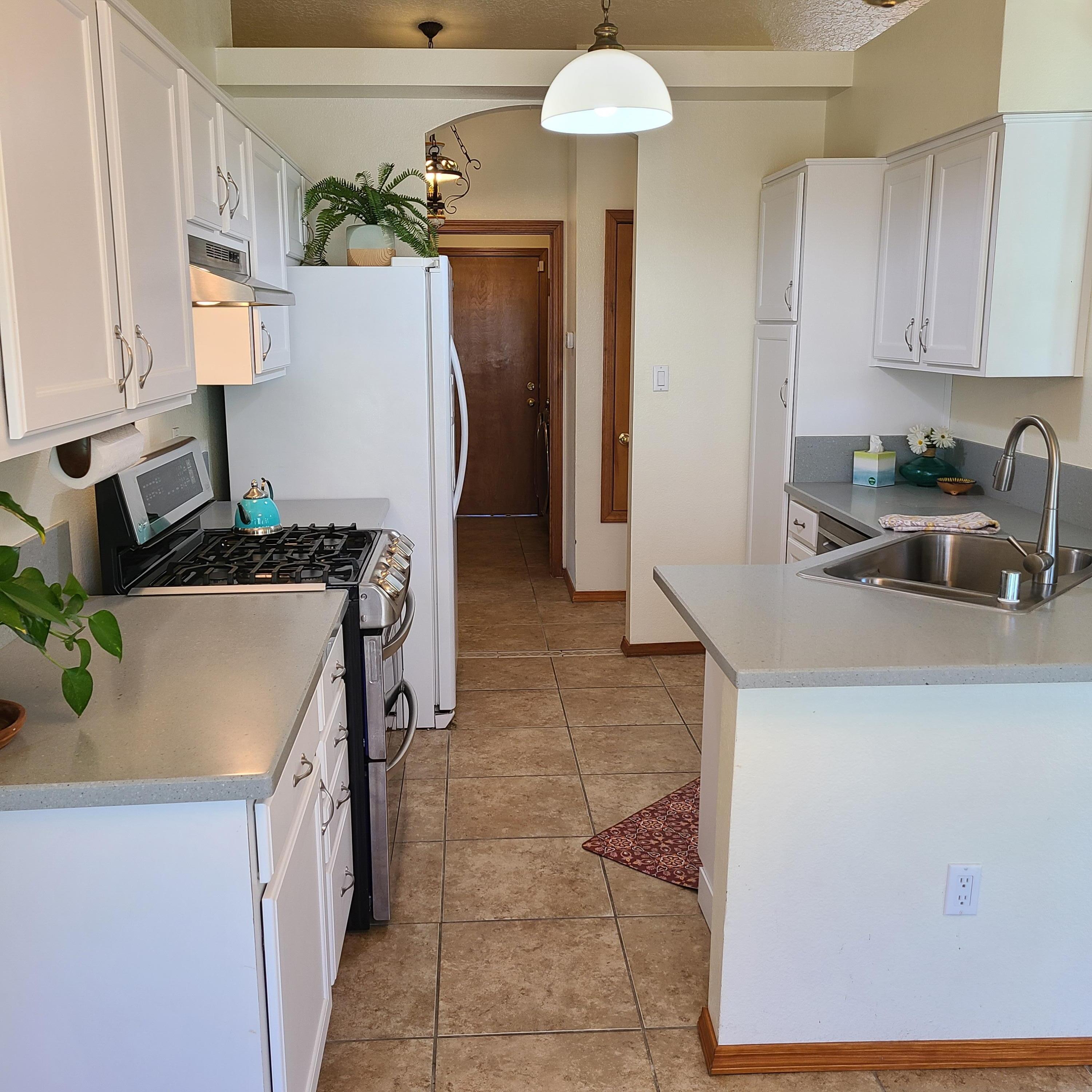 7 Pinon Avenue