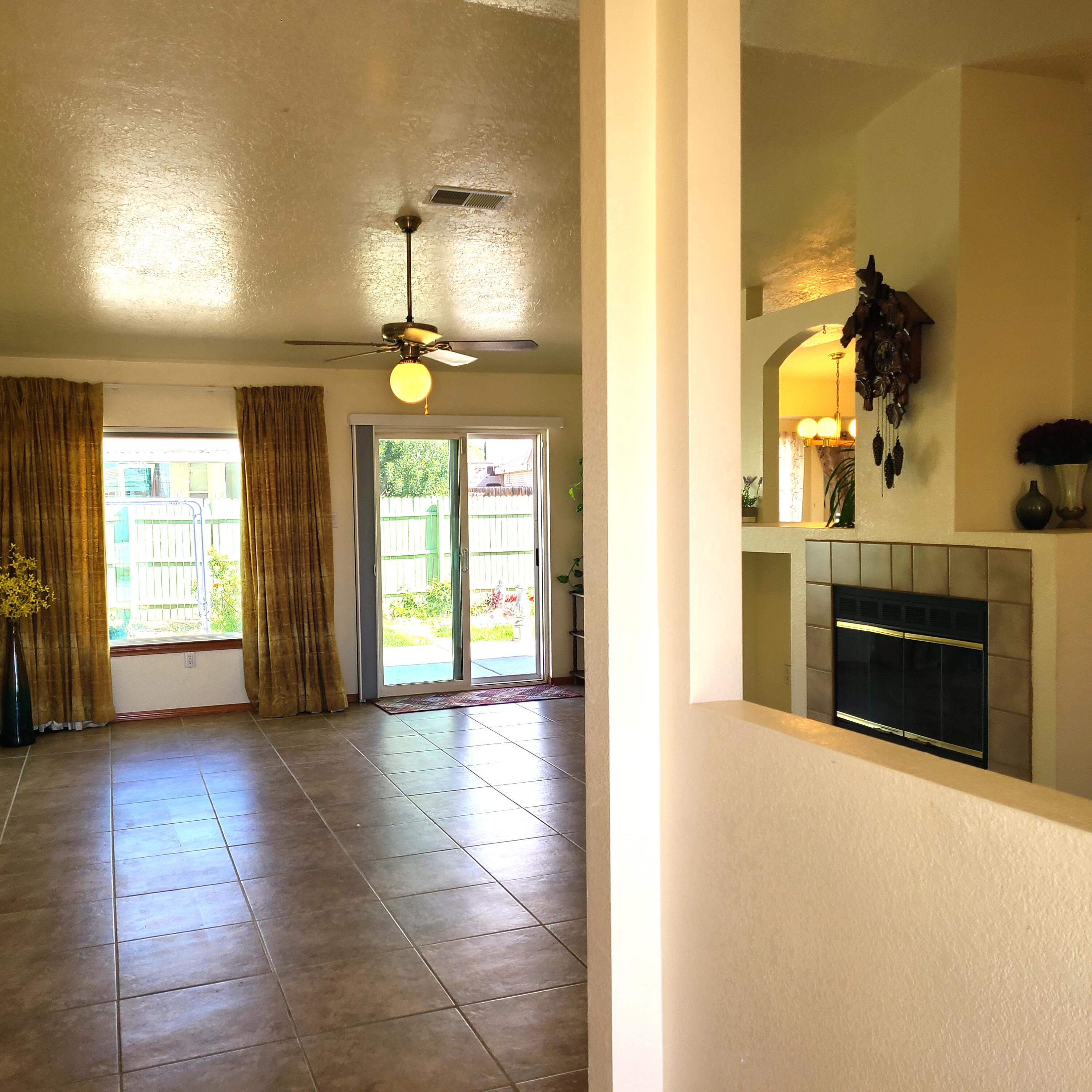 7 Pinon Avenue
