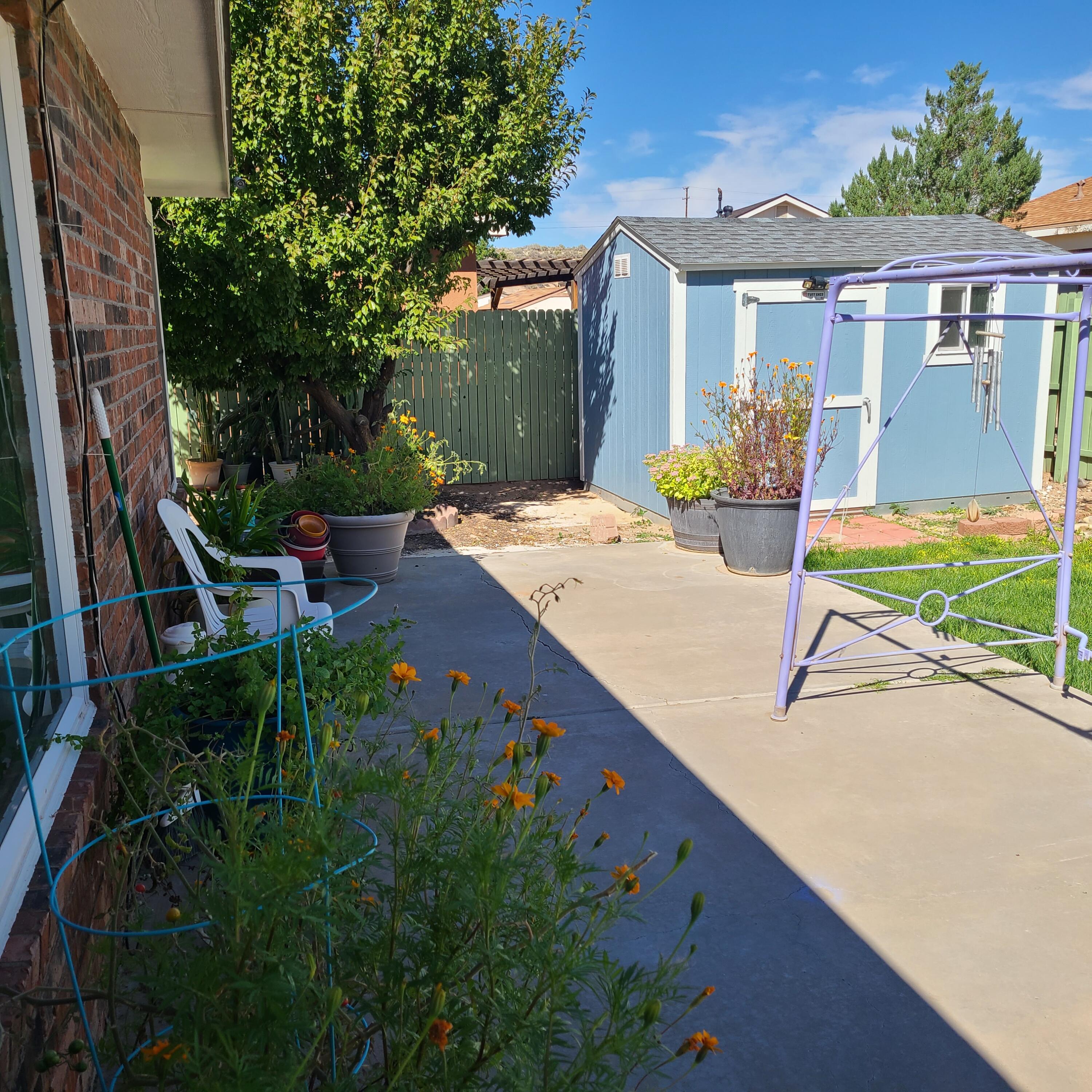 7 Pinon Avenue