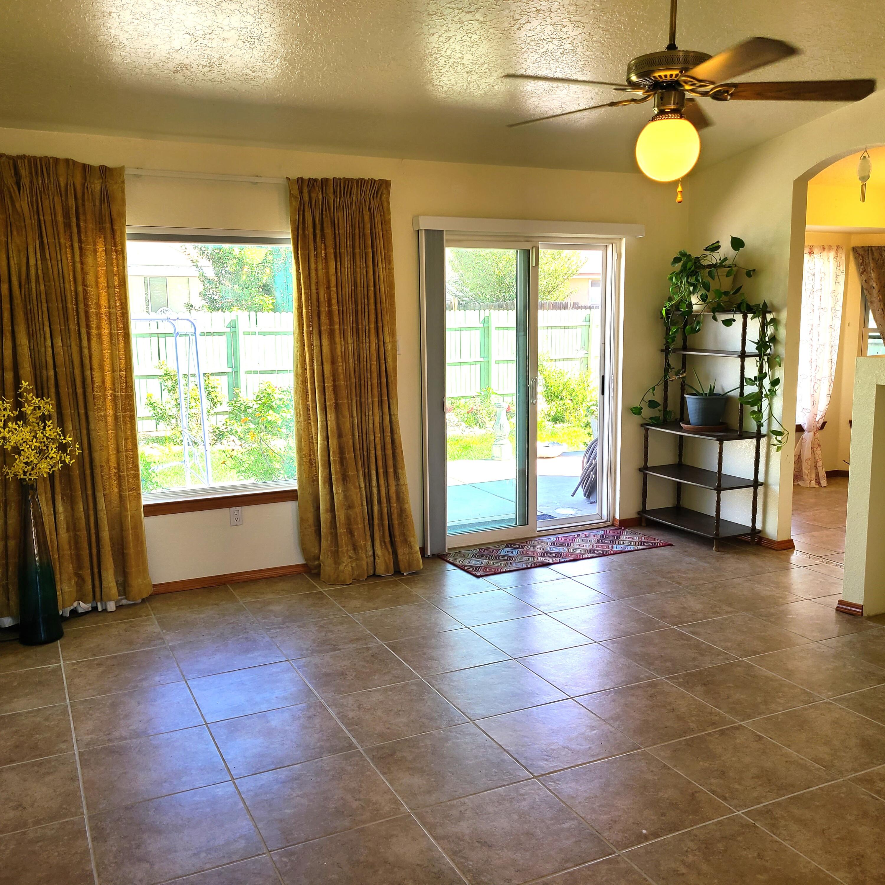 7 Pinon Avenue