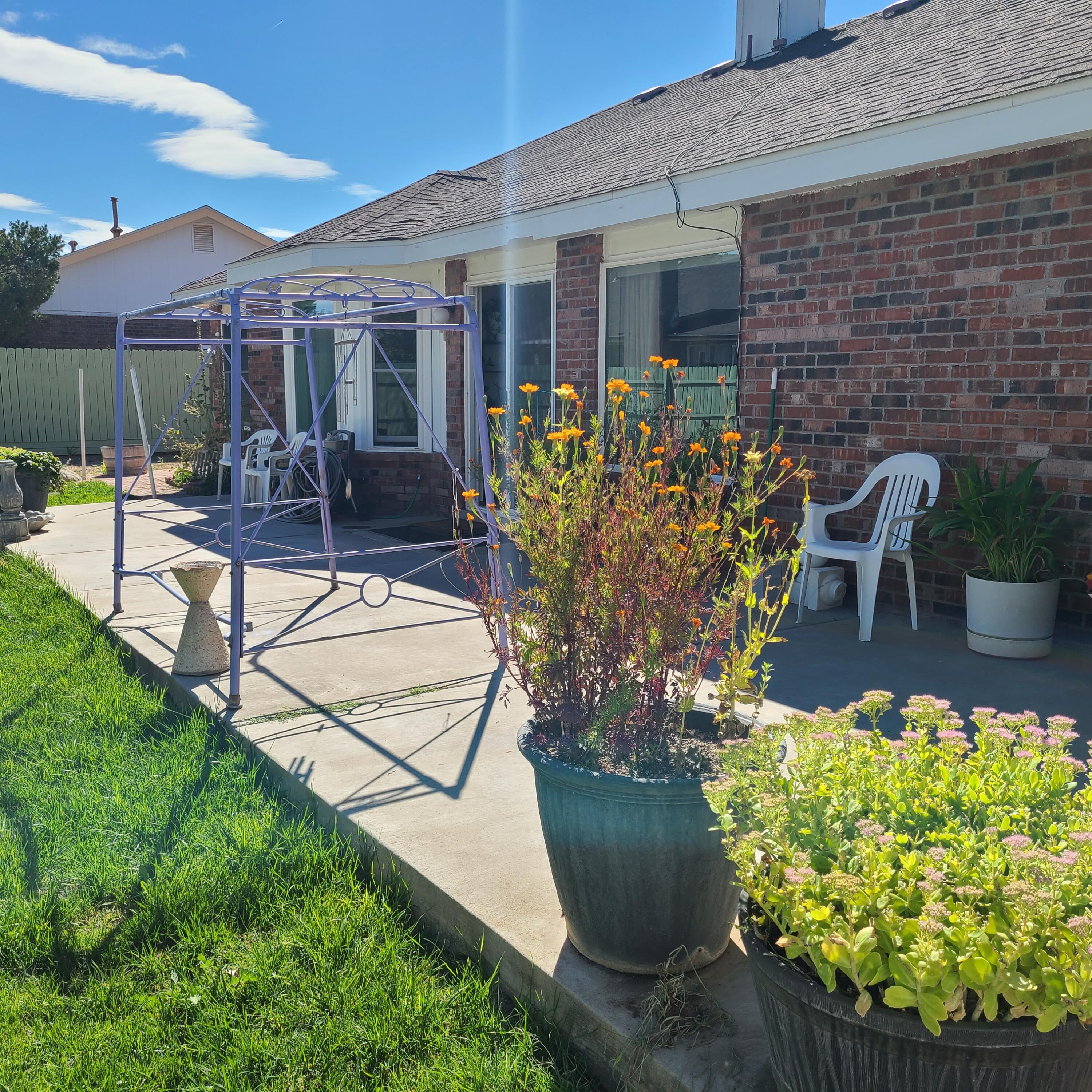 7 Pinon Avenue