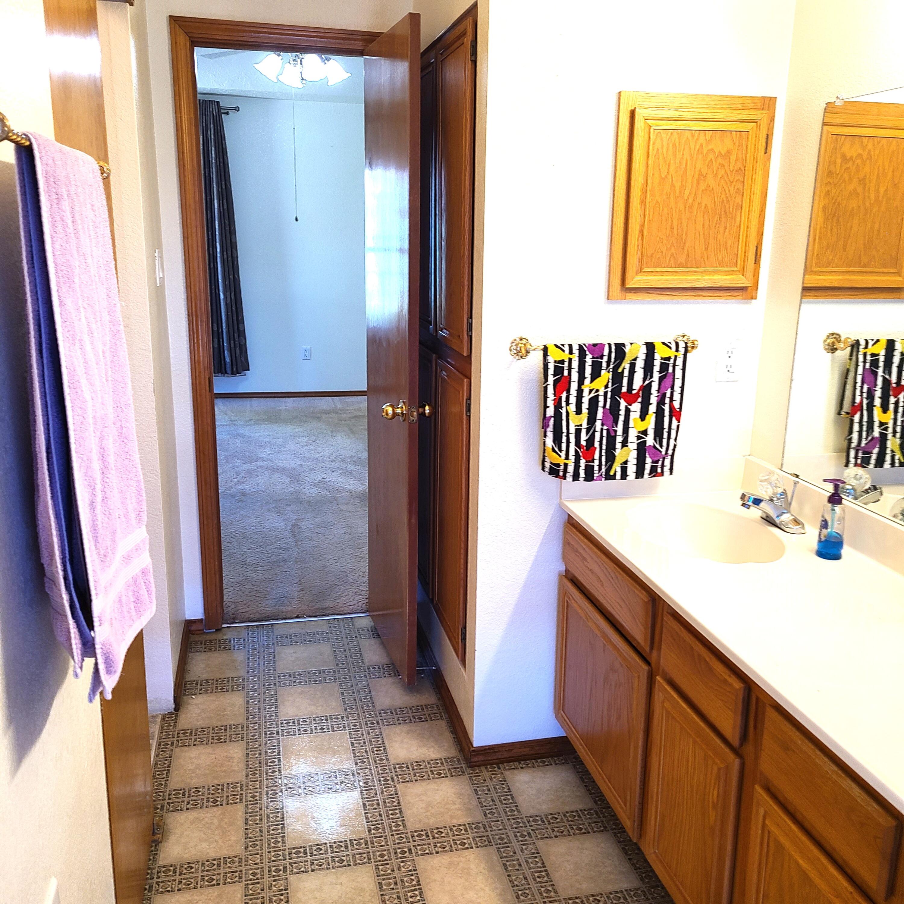 7 Pinon Avenue
