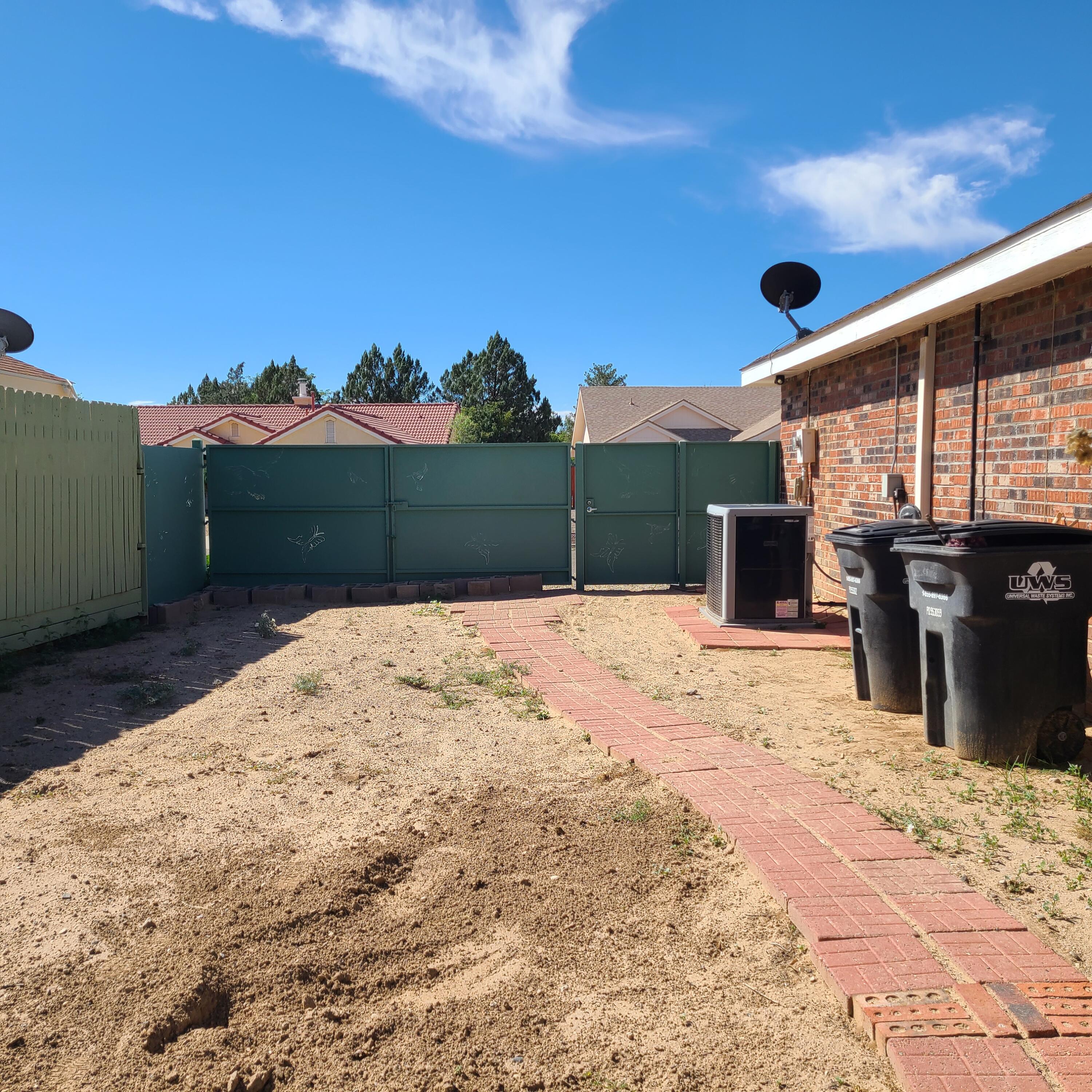 7 Pinon Avenue