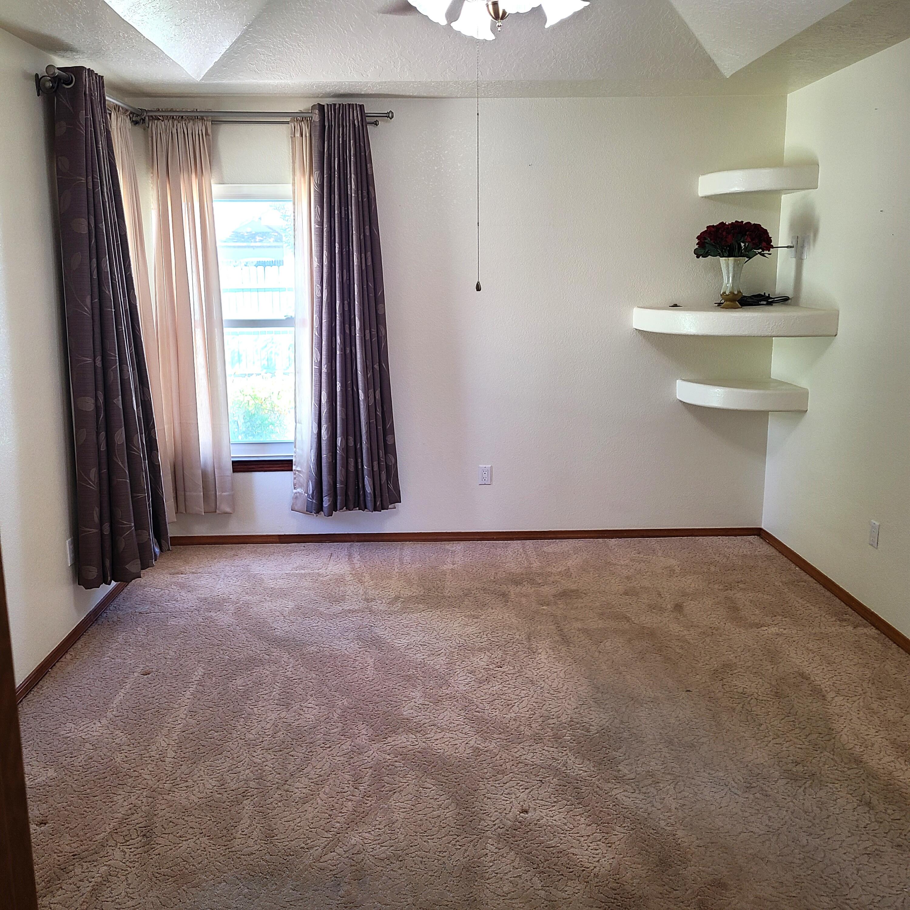 7 Pinon Avenue