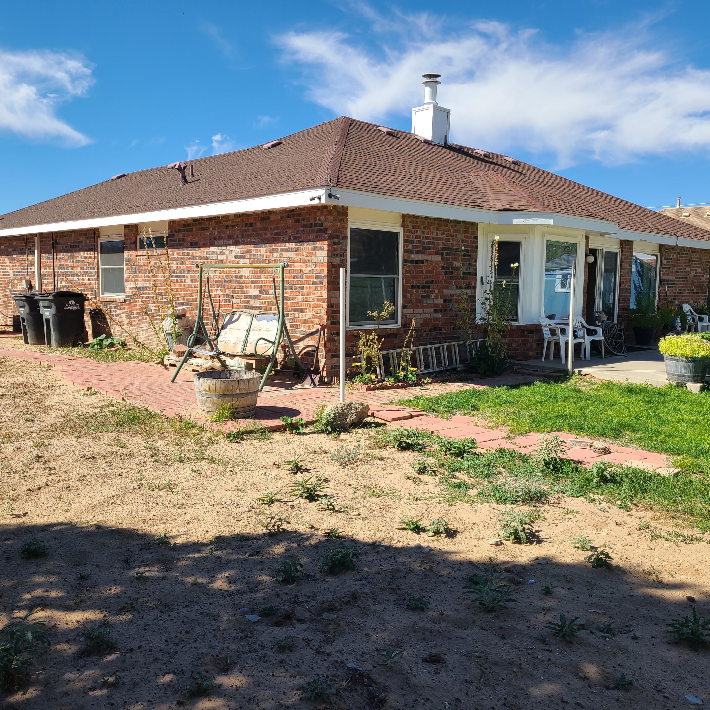 7 Pinon Avenue