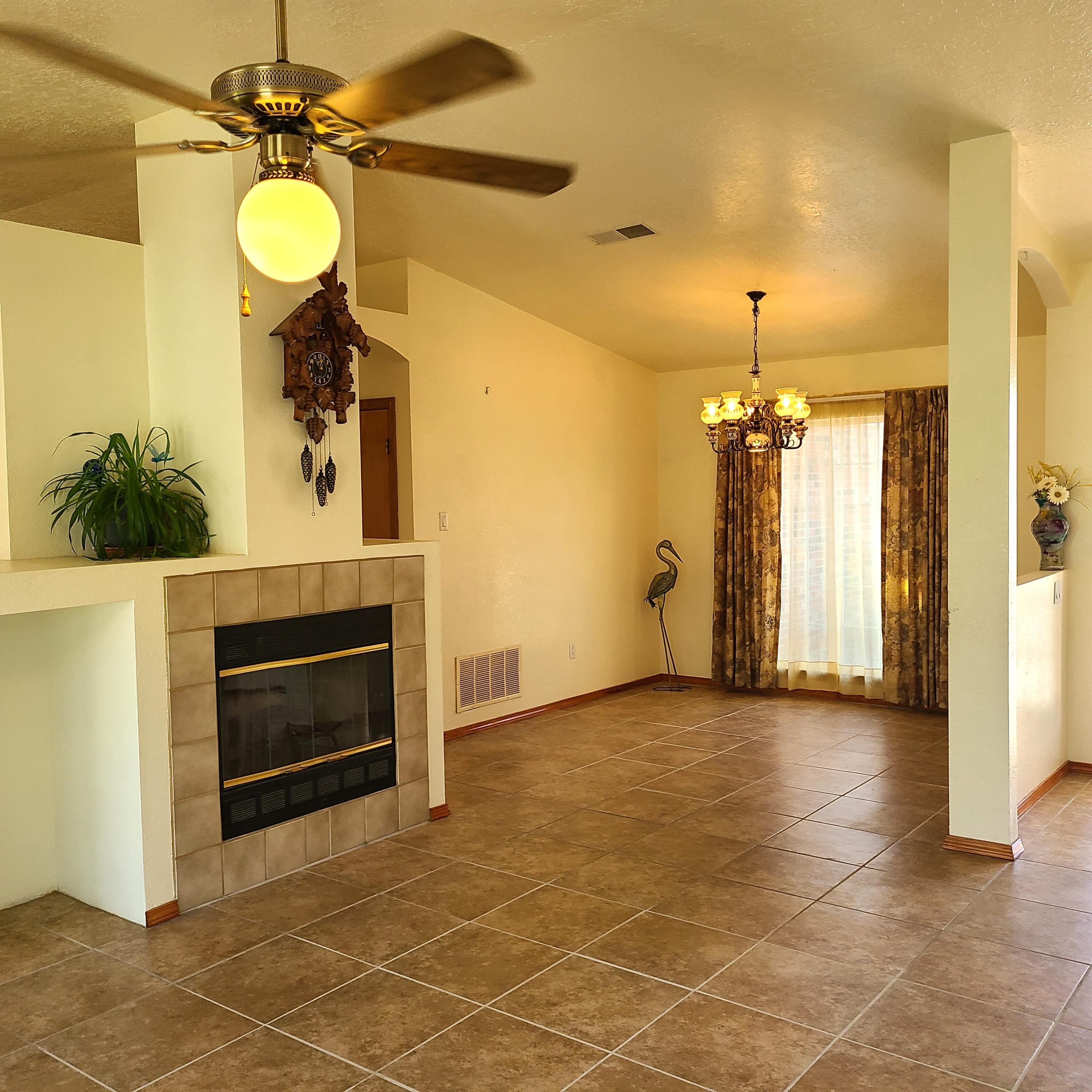 7 Pinon Avenue