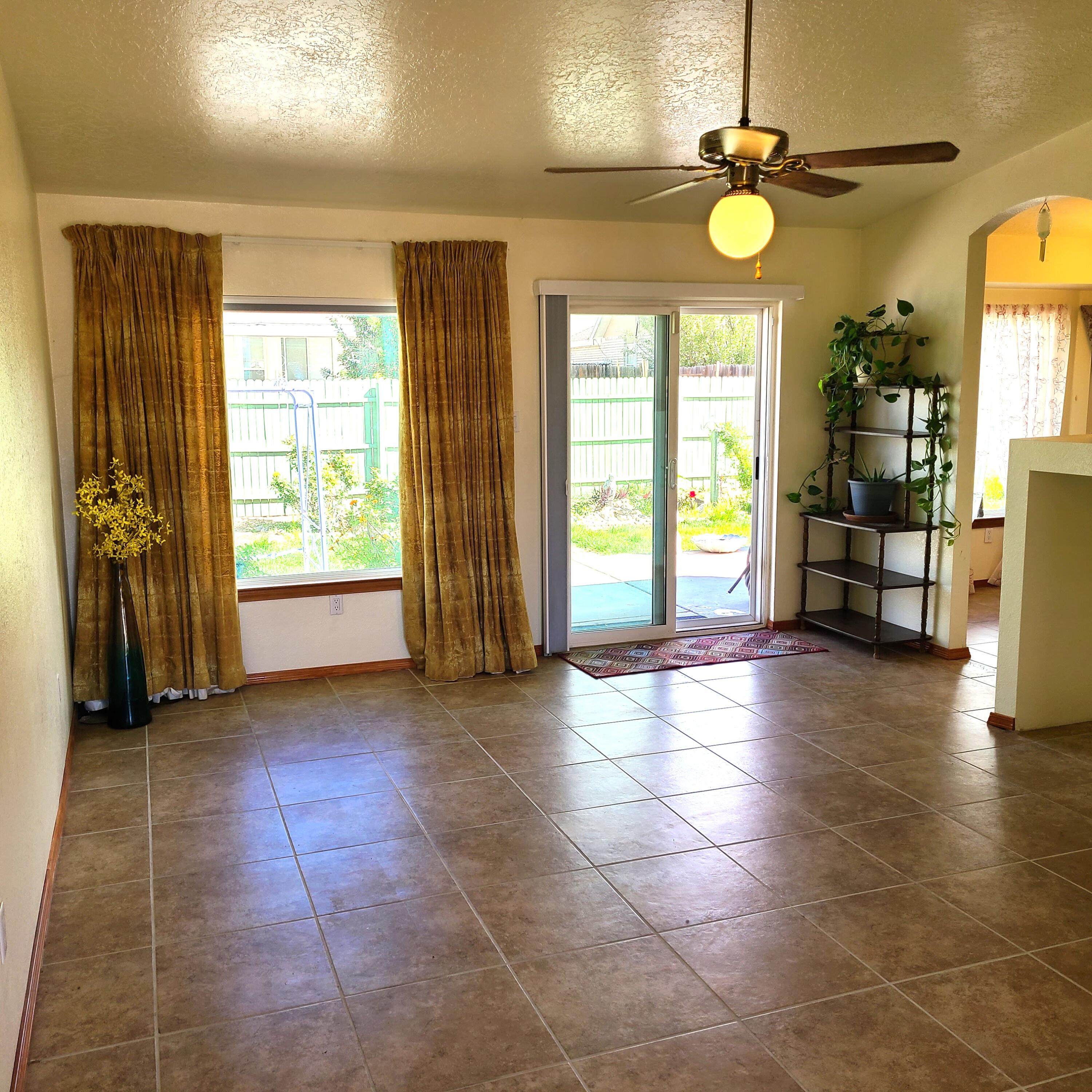 7 Pinon Avenue