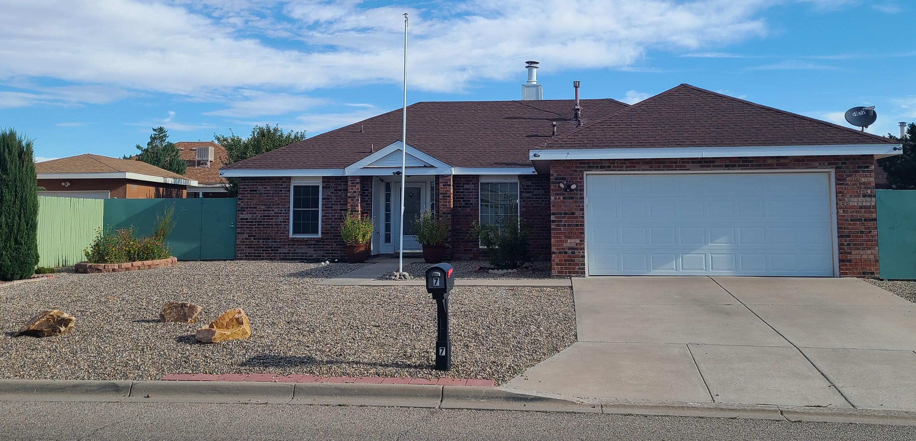 7 Pinon Avenue