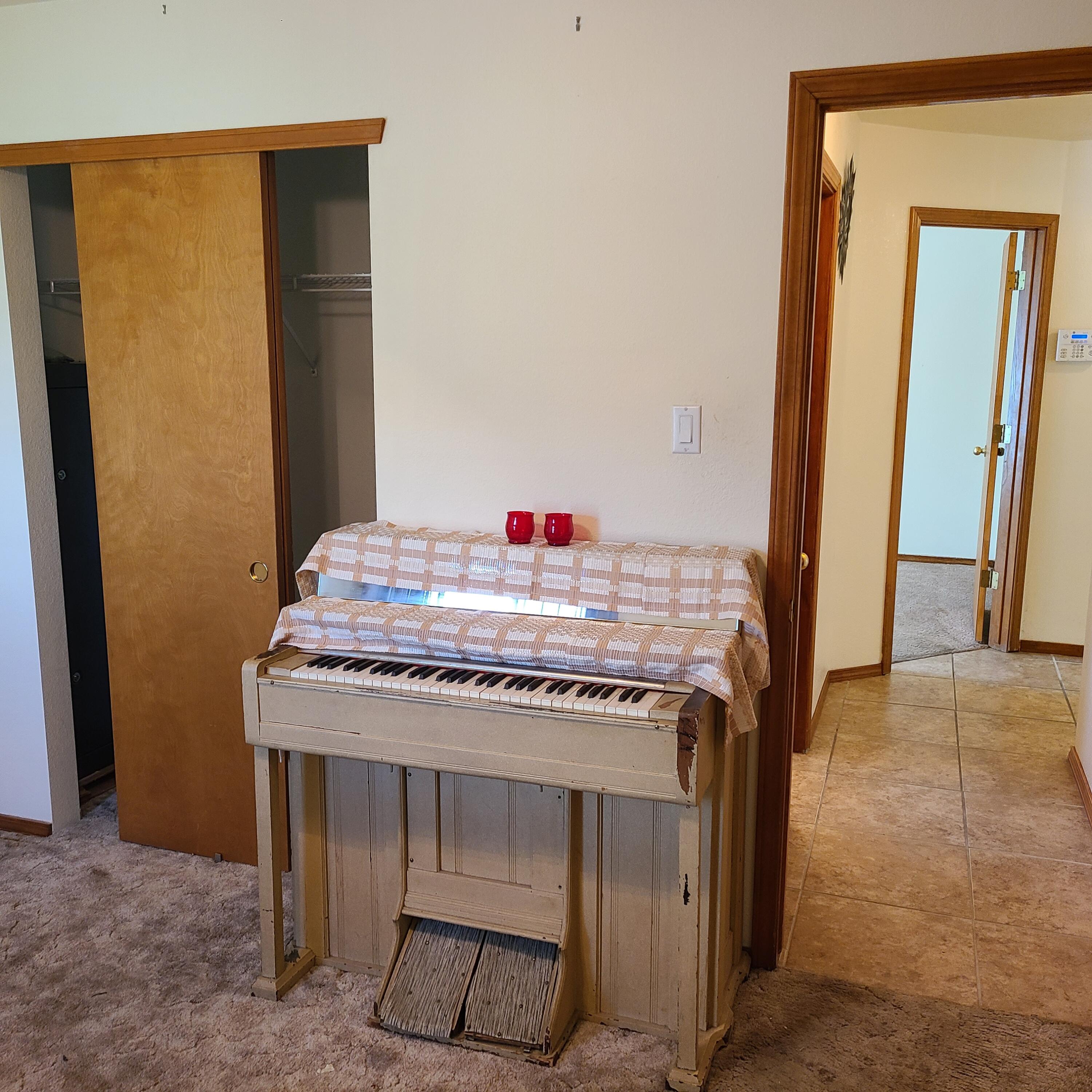7 Pinon Avenue